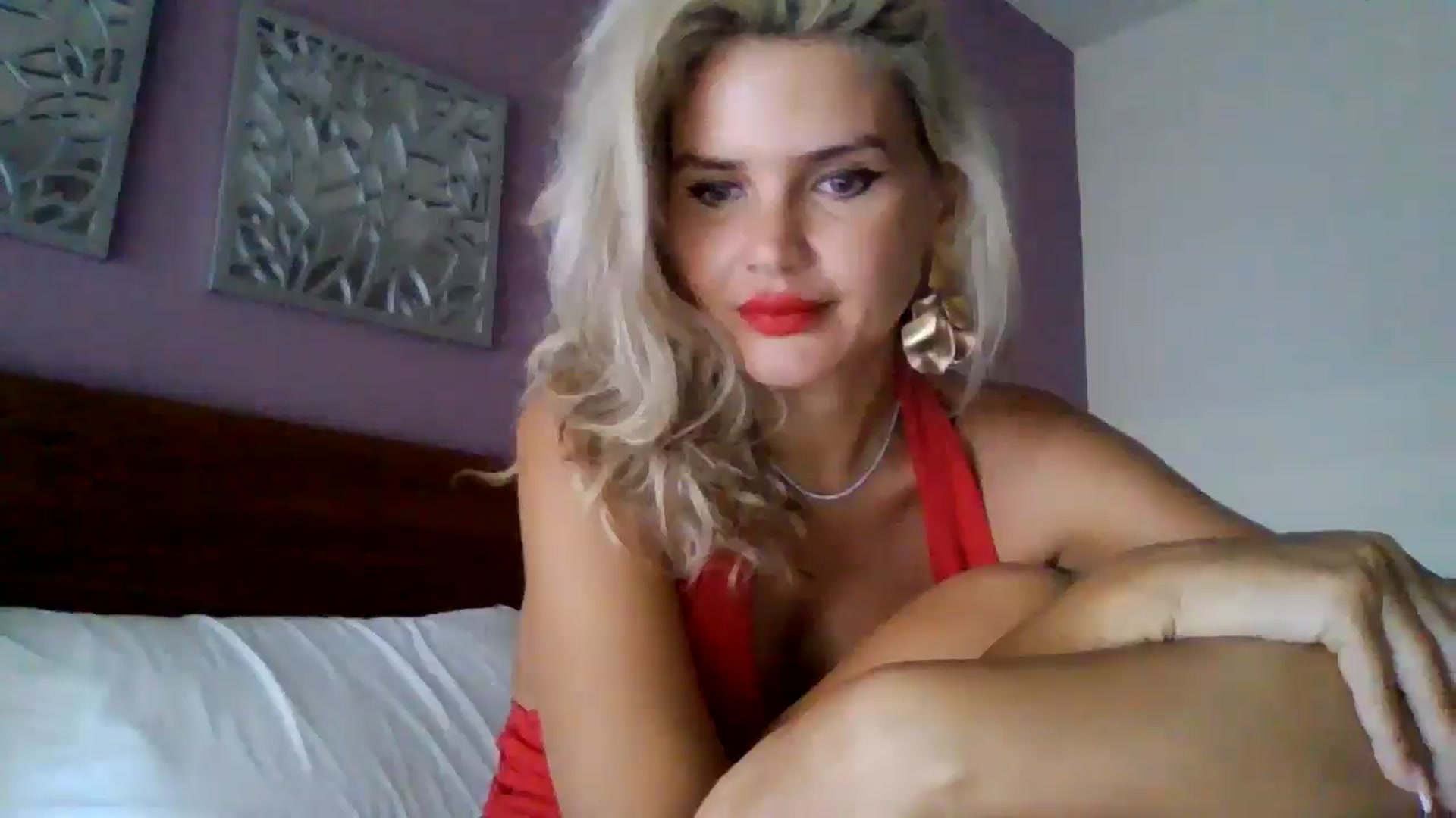 Gallery image thumbnail from Klarita_'s myfreecams stream on, 09/27/2025, 20:44 image 8 of 20