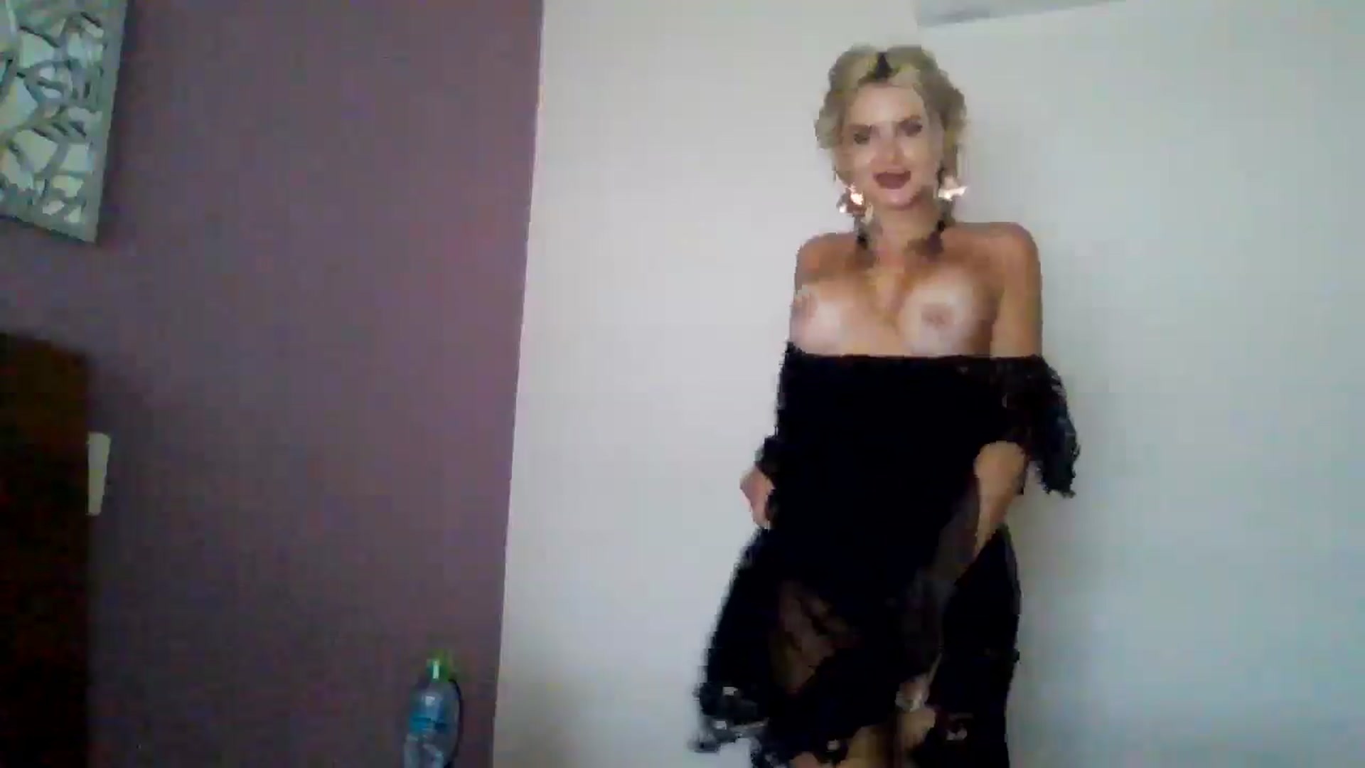 Gallery image thumbnail from Klarita_'s myfreecams stream on, 09/29/2025, 22:50 image 8 of 20