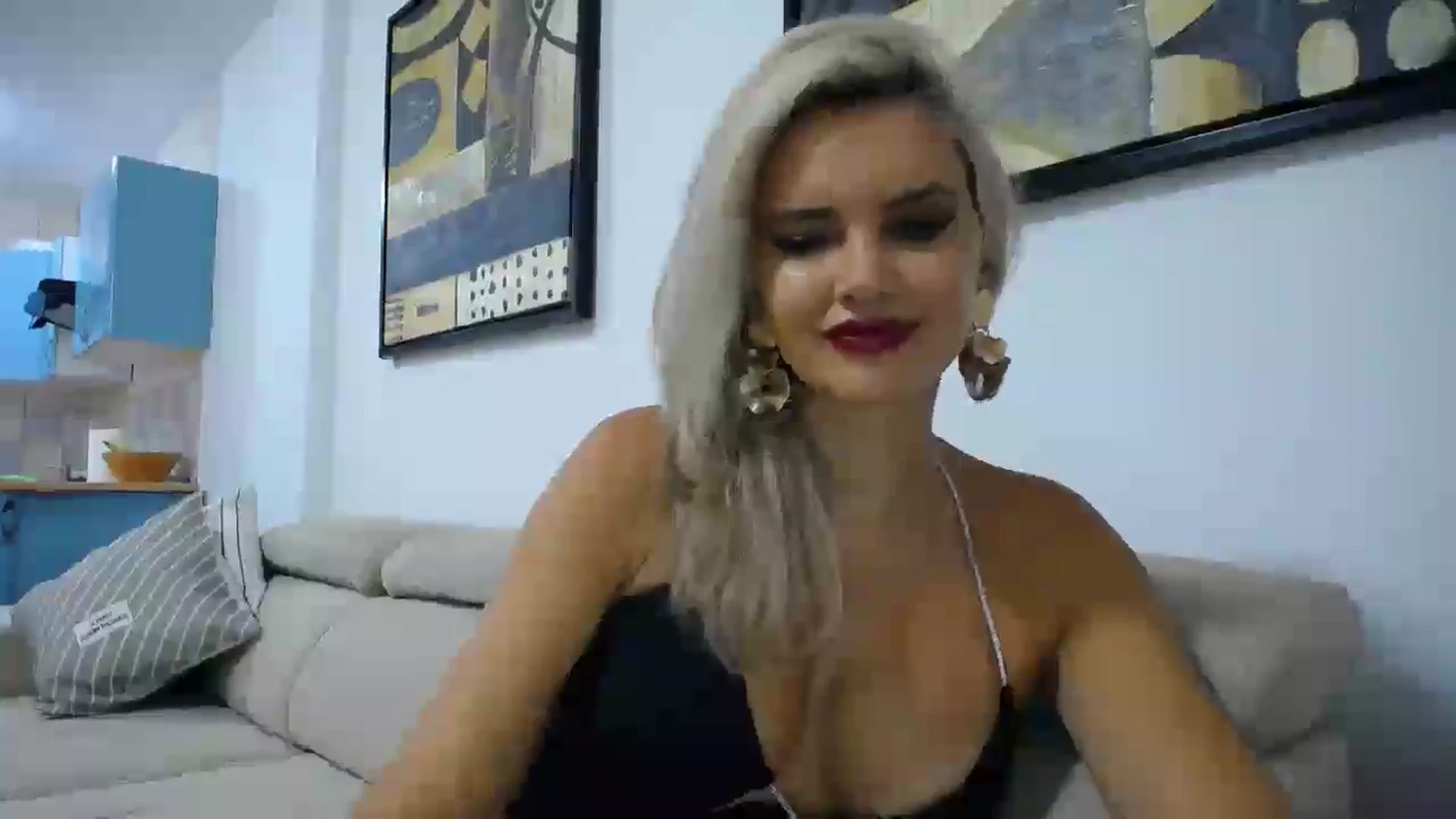 Gallery image thumbnail from Klarita_'s myfreecams stream on, 10/05/2025, 20:42 image 3 of 20