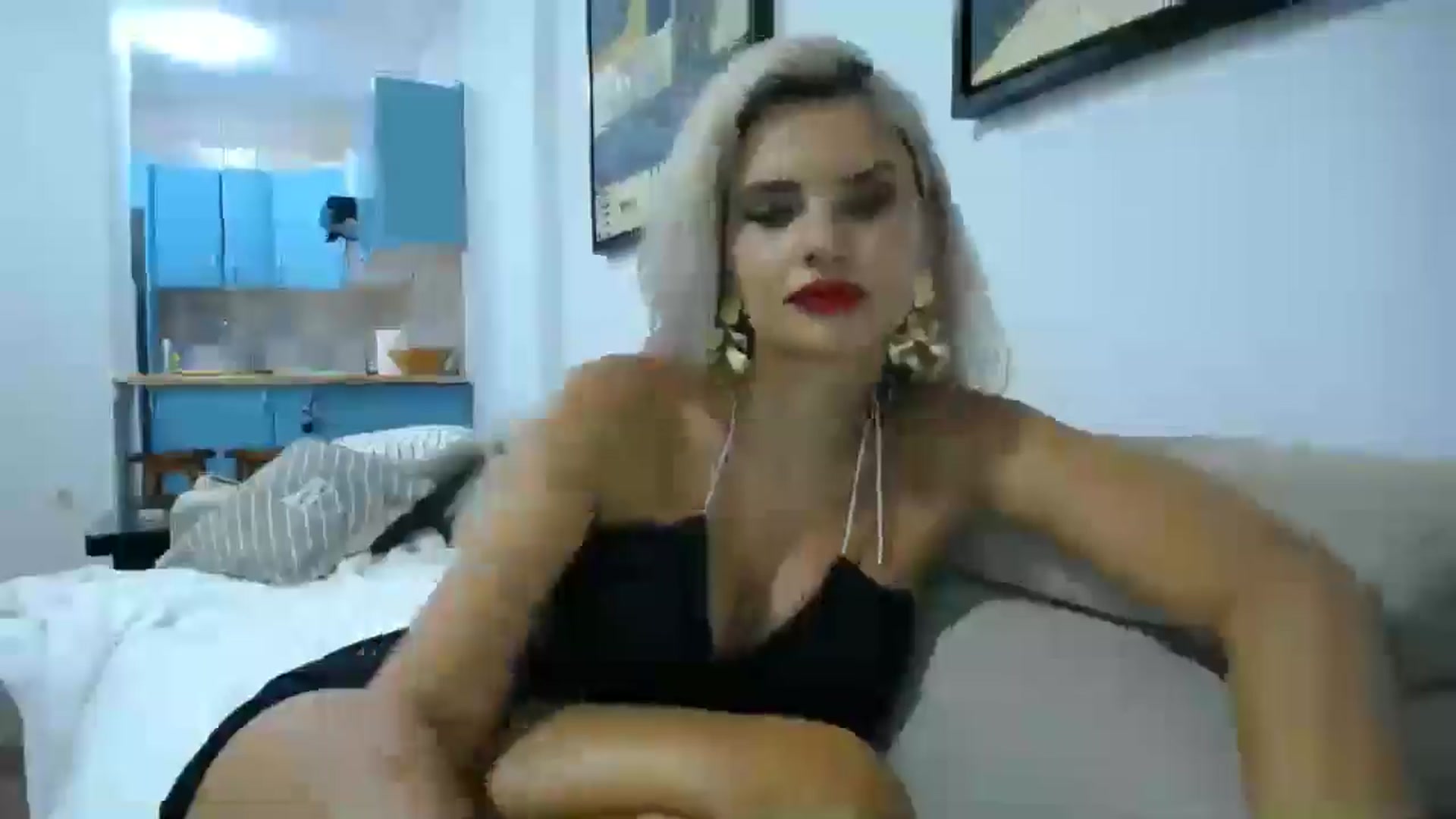 Gallery image thumbnail from Klarita_'s myfreecams stream on, 10/05/2025, 23:47 image 9 of 20