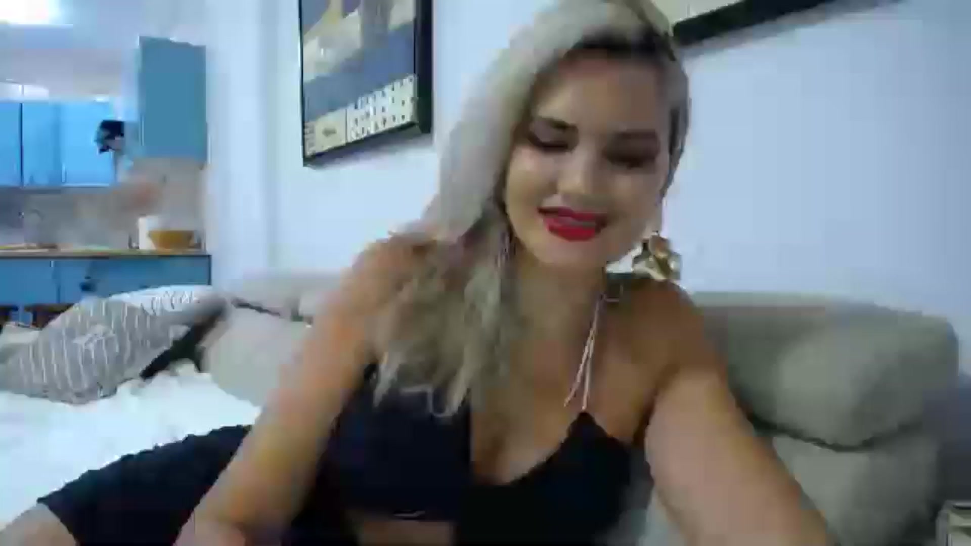 Gallery image thumbnail from Klarita_'s myfreecams stream on, 10/05/2025, 23:47 image 16 of 20