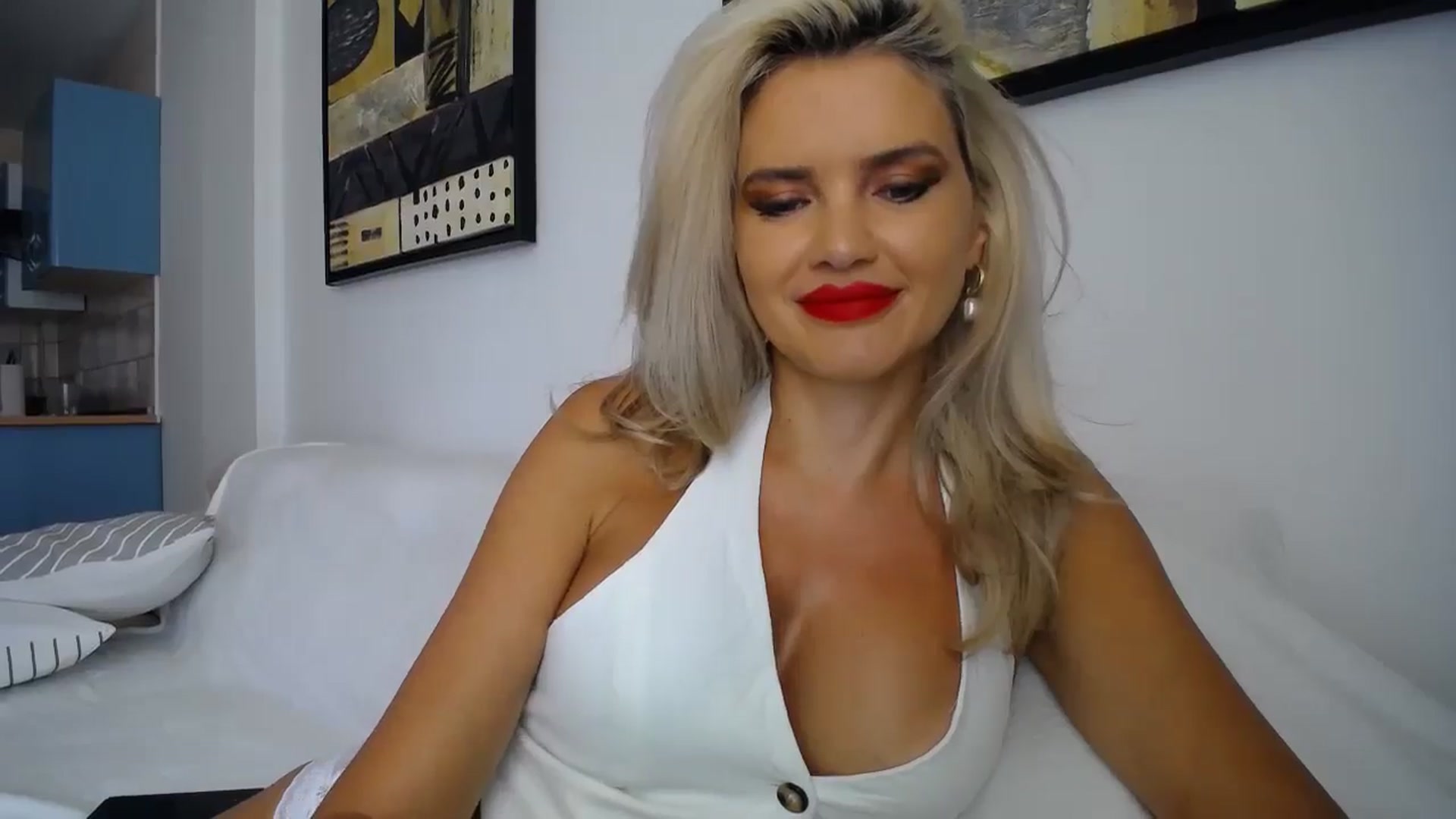 Gallery image thumbnail from Klarita_'s myfreecams stream on, 10/11/2025, 13:18 image 14 of 20