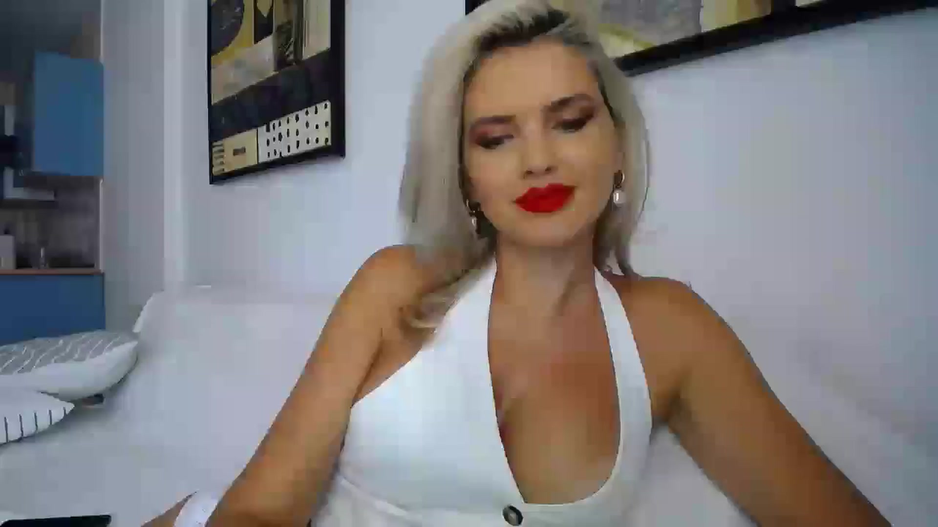 Gallery image thumbnail from Klarita_'s myfreecams stream on, 10/11/2025, 13:18 image 17 of 20