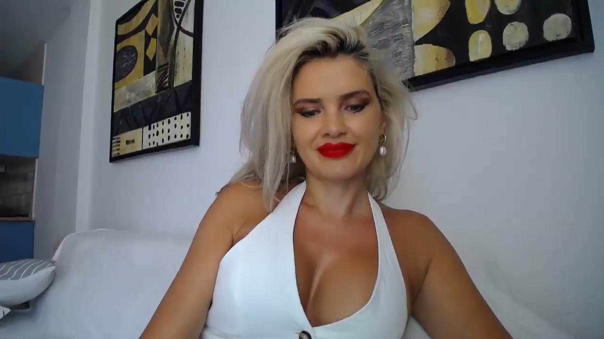 Gallery image thumbnail from Klarita_'s myfreecams stream on, 10/11/2025, 13:52 image 3 of 20