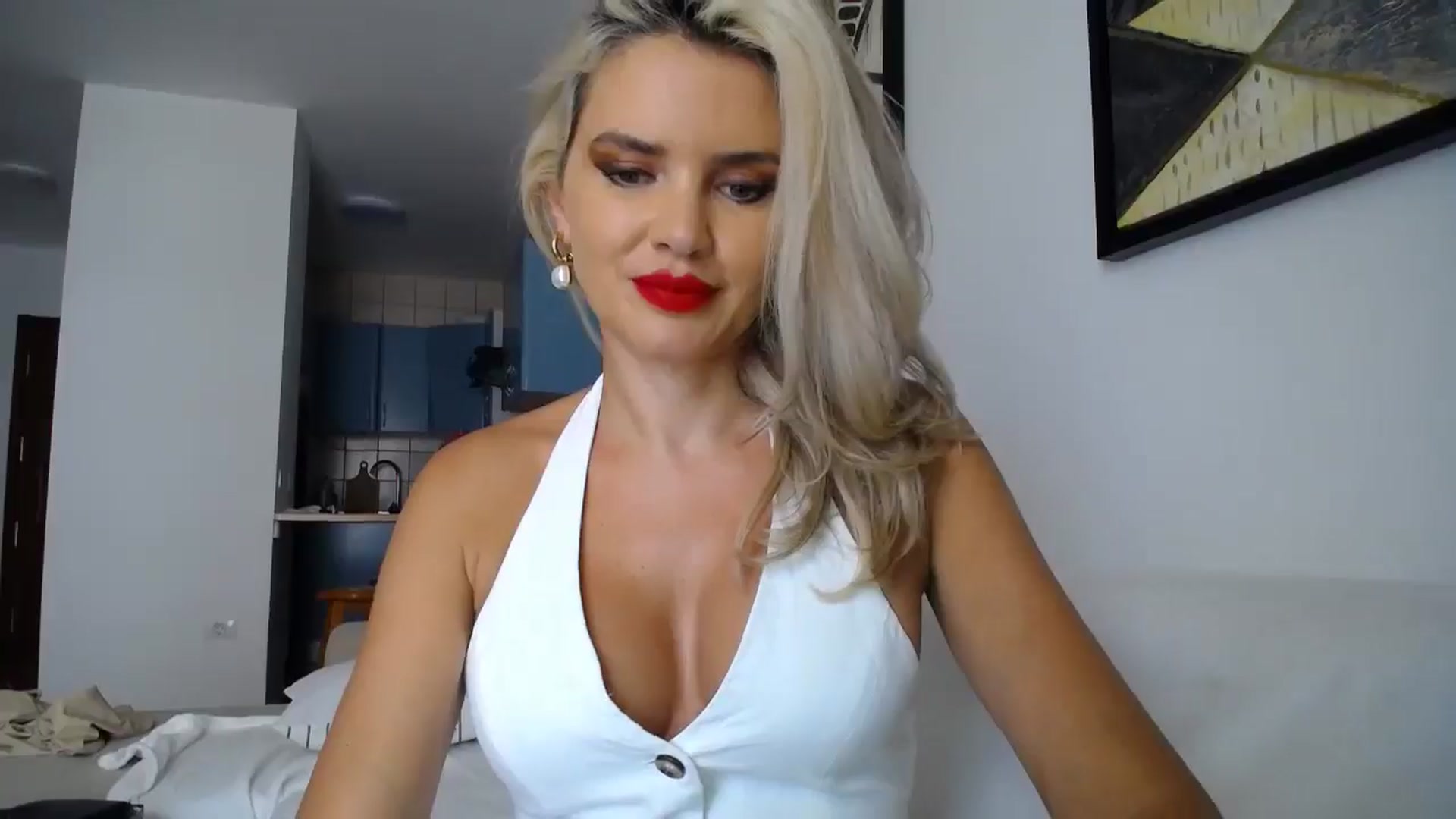 Gallery image thumbnail from Klarita_'s myfreecams stream on, 10/11/2025, 14:31 image 12 of 20