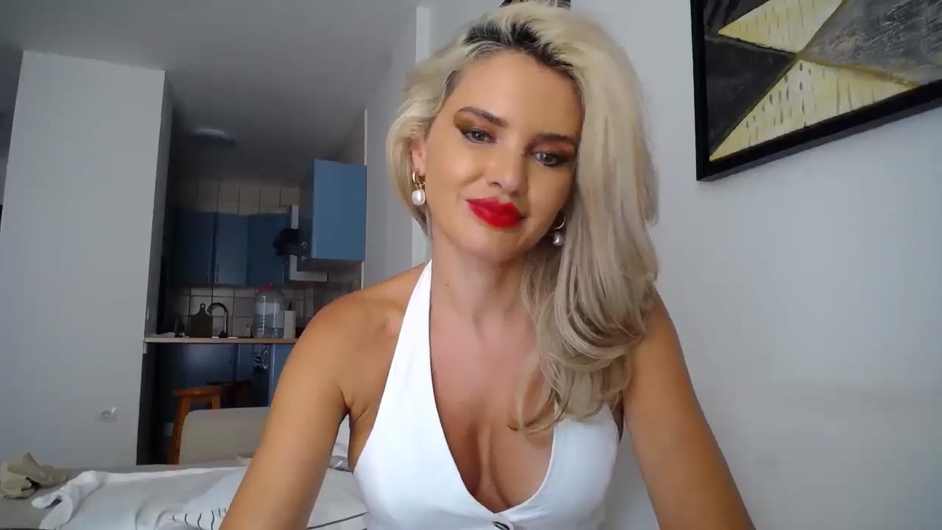 Gallery image thumbnail from Klarita_'s myfreecams stream on, 10/11/2025, 16:06 image 4 of 20