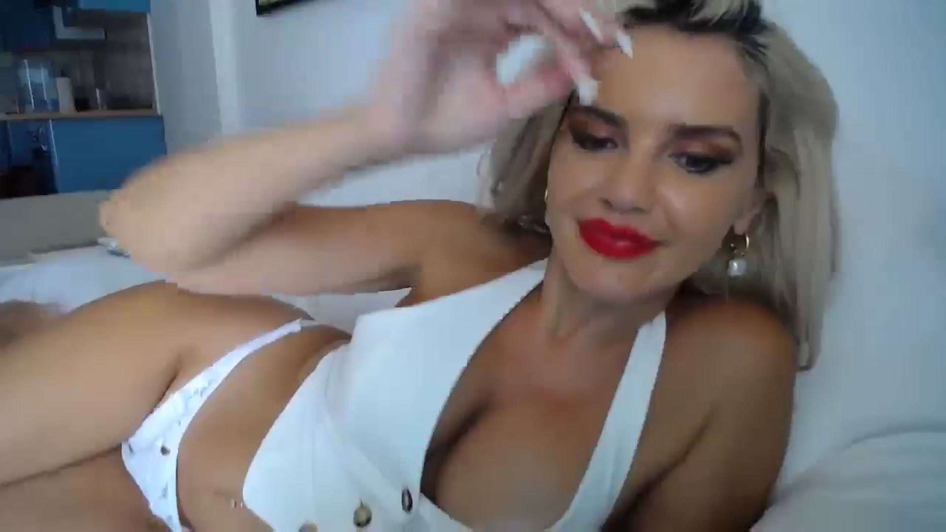 Gallery image thumbnail from Klarita_'s myfreecams stream on, 10/11/2025, 16:06 image 19 of 20