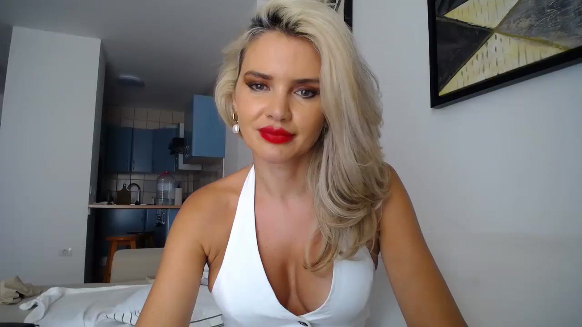 Gallery image thumbnail from Klarita_'s myfreecams stream on, 10/11/2025, 16:06 image 2 of 20