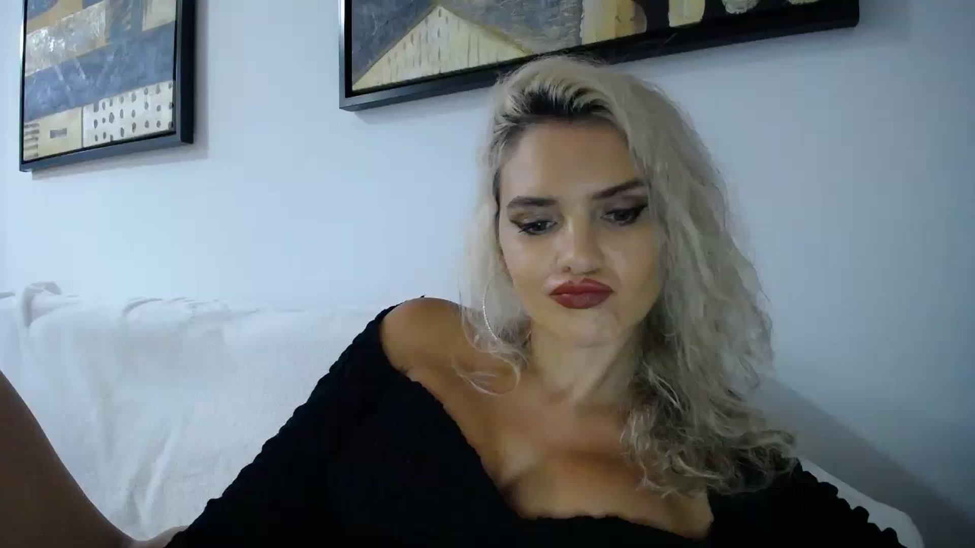 Gallery image thumbnail from Klarita_'s myfreecams stream on, 10/14/2025, 21:00 image 20 of 20