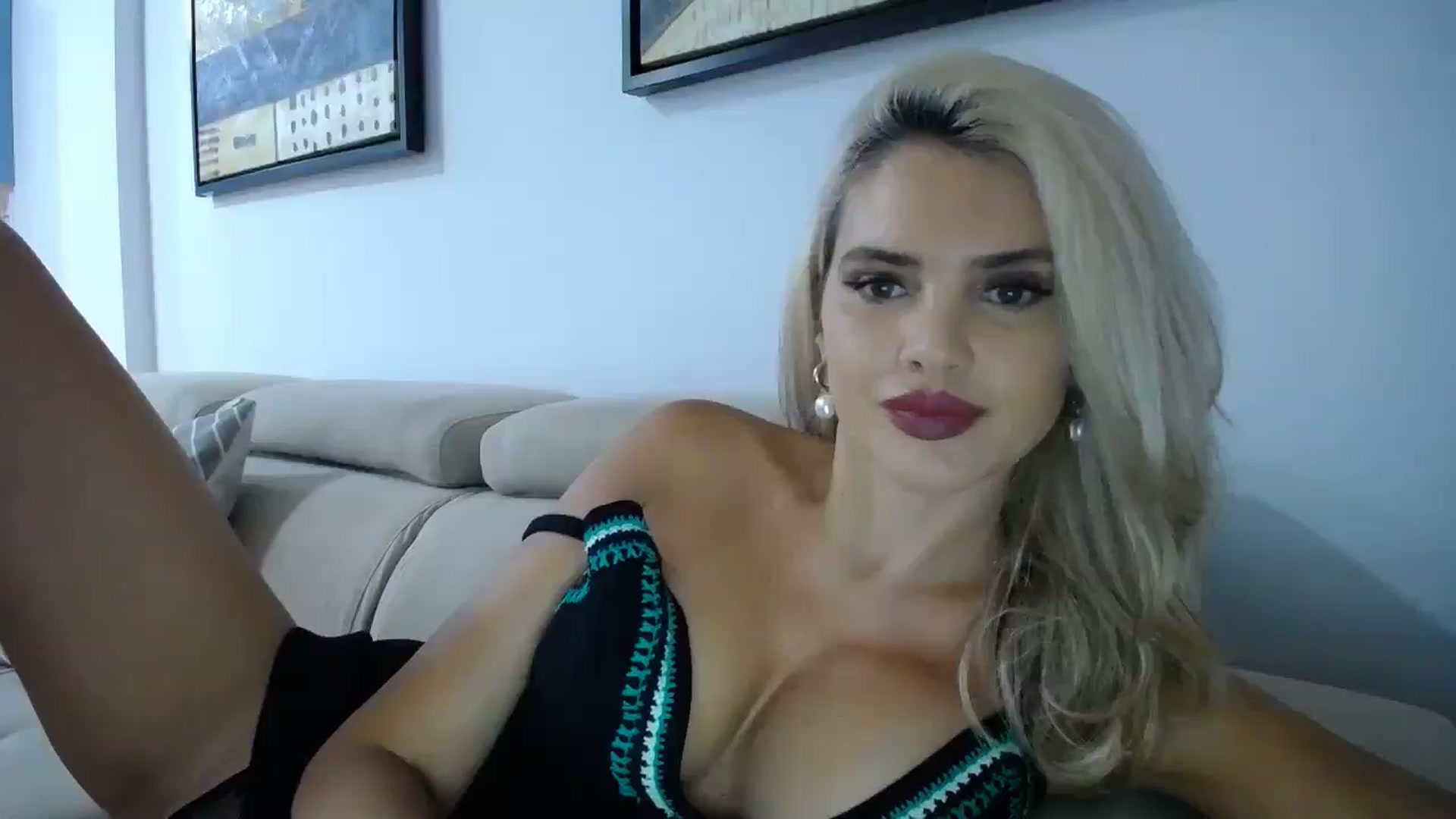 Gallery image thumbnail from Klarita_'s myfreecams stream on, 10/16/2025, 21:21 image 11 of 20