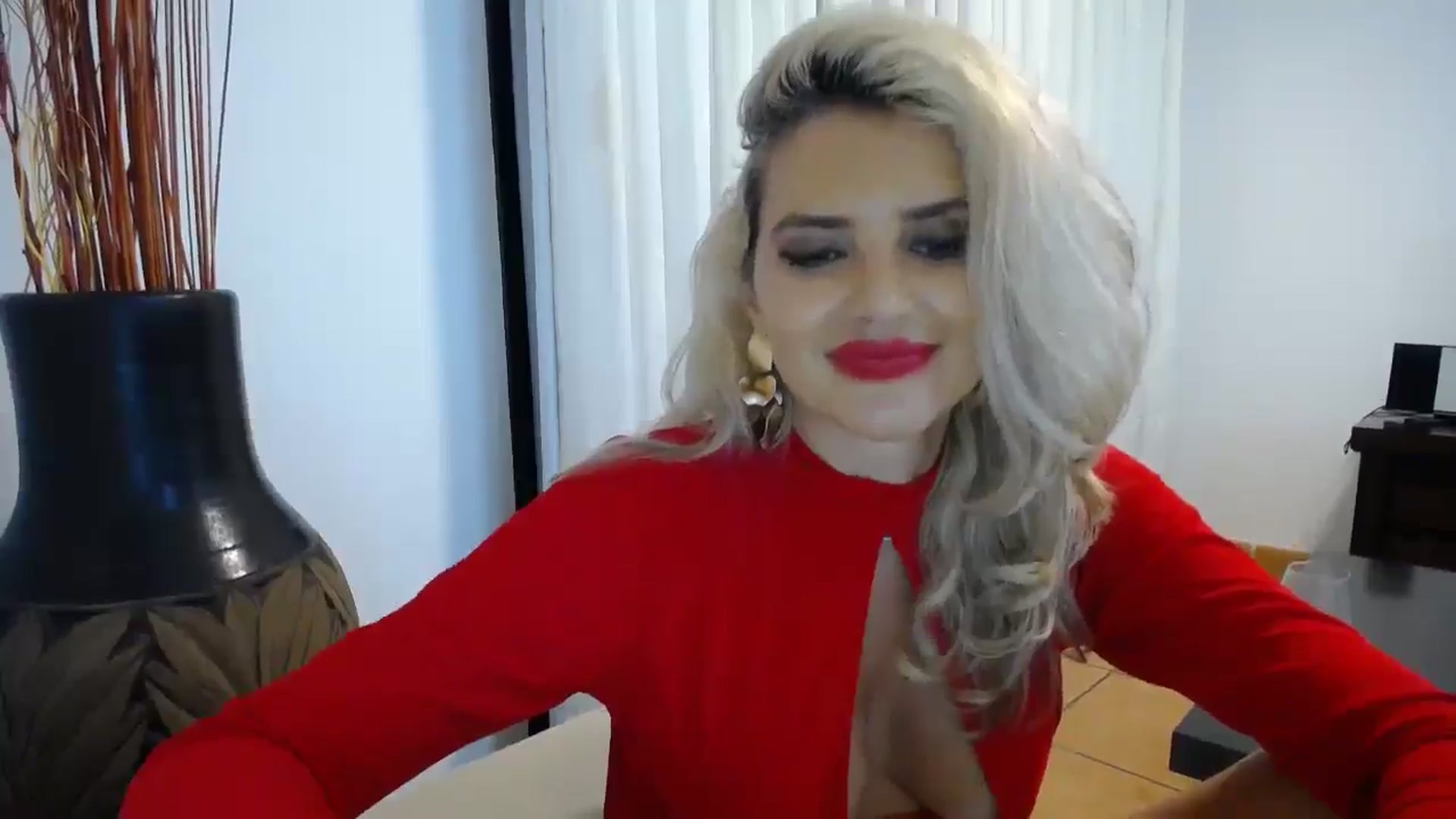 Gallery image thumbnail from Klarita_'s myfreecams stream on, 10/21/2025, 01:26 image 4 of 20