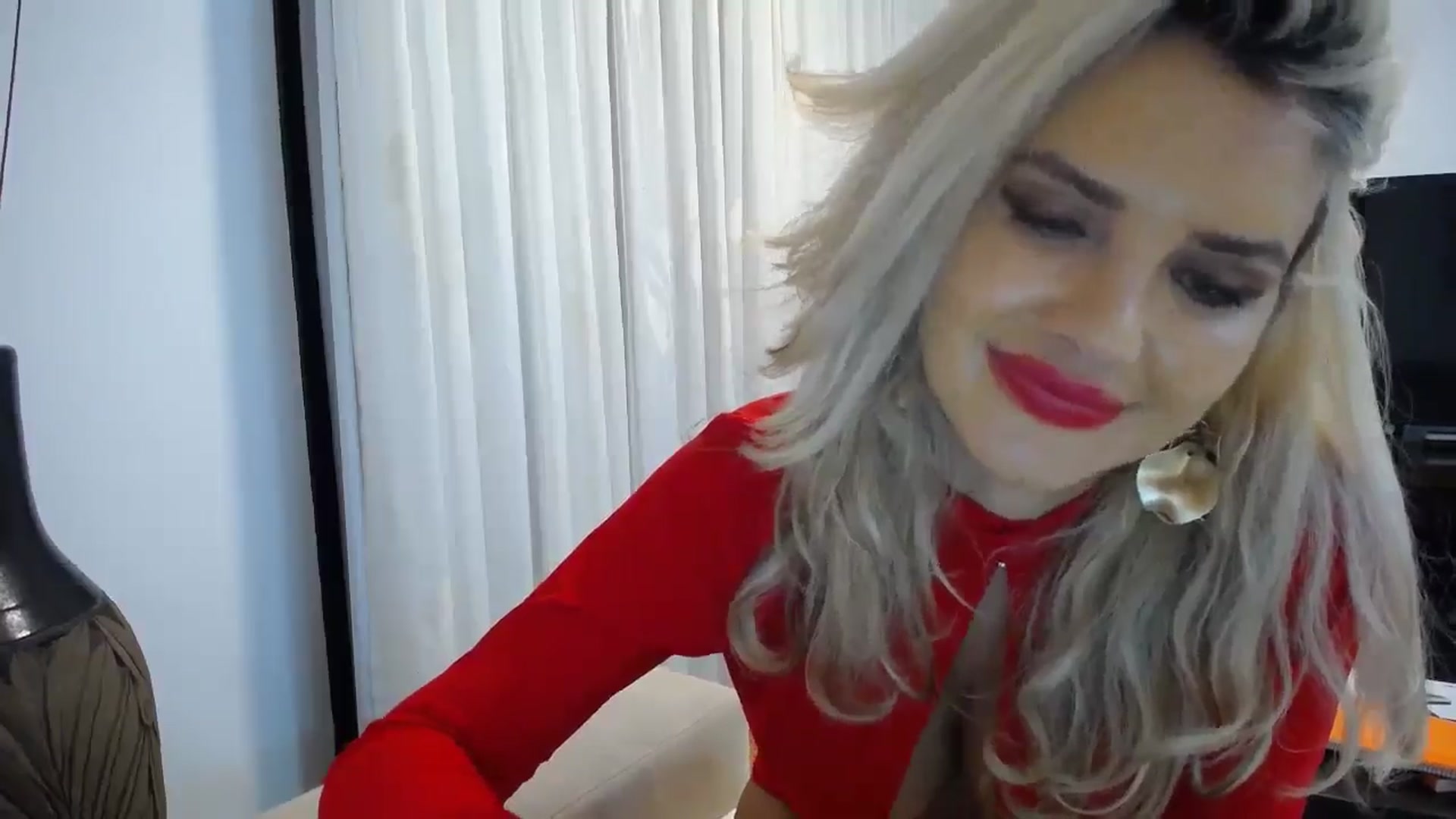 Gallery image thumbnail from Klarita_'s myfreecams stream on, 10/21/2025, 01:26 image 15 of 20