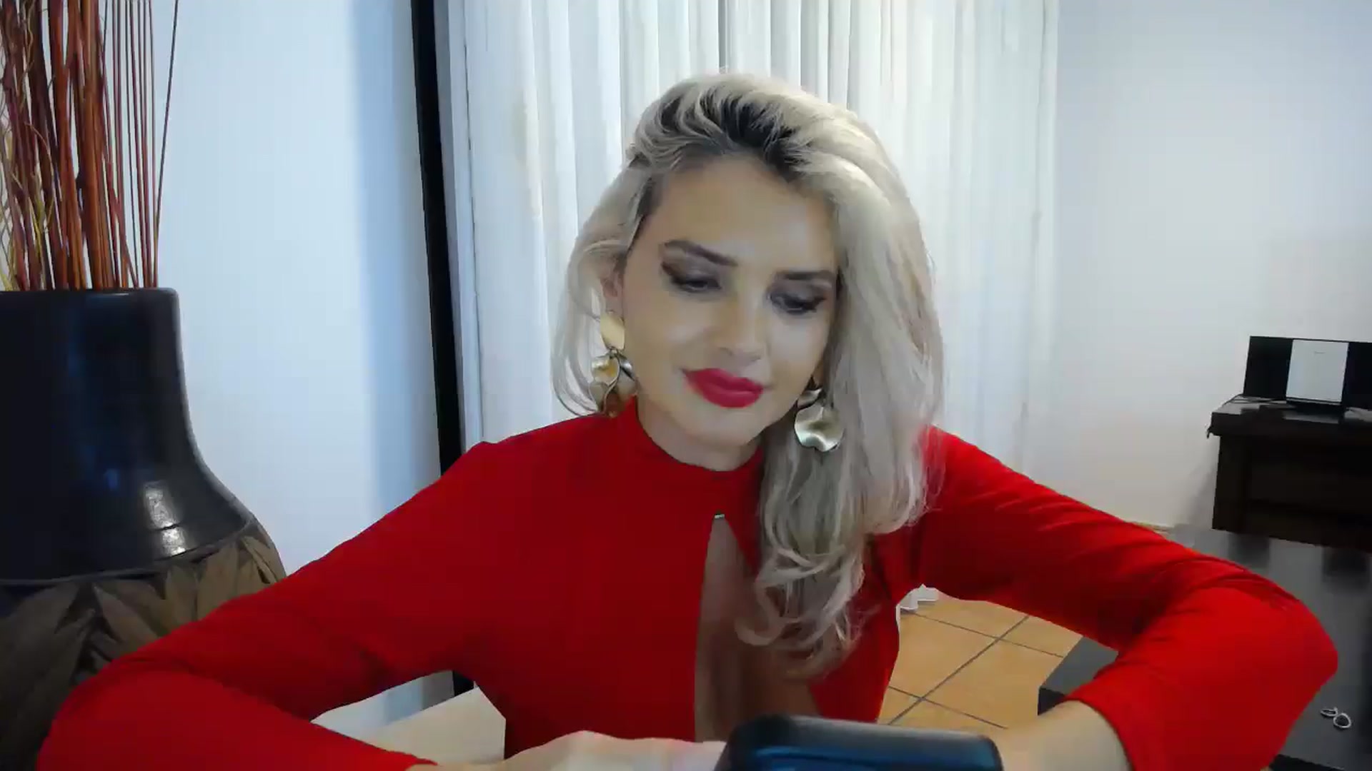 Gallery image thumbnail from Klarita_'s myfreecams stream on, 10/21/2025, 01:26 image 9 of 20