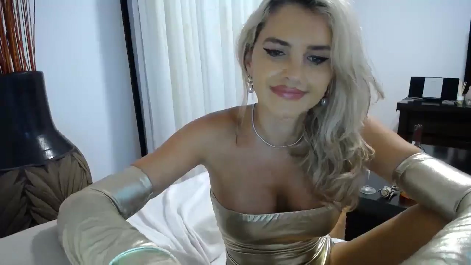 Gallery image thumbnail from Klarita_'s myfreecams stream on, 10/21/2025, 21:13 image 20 of 20