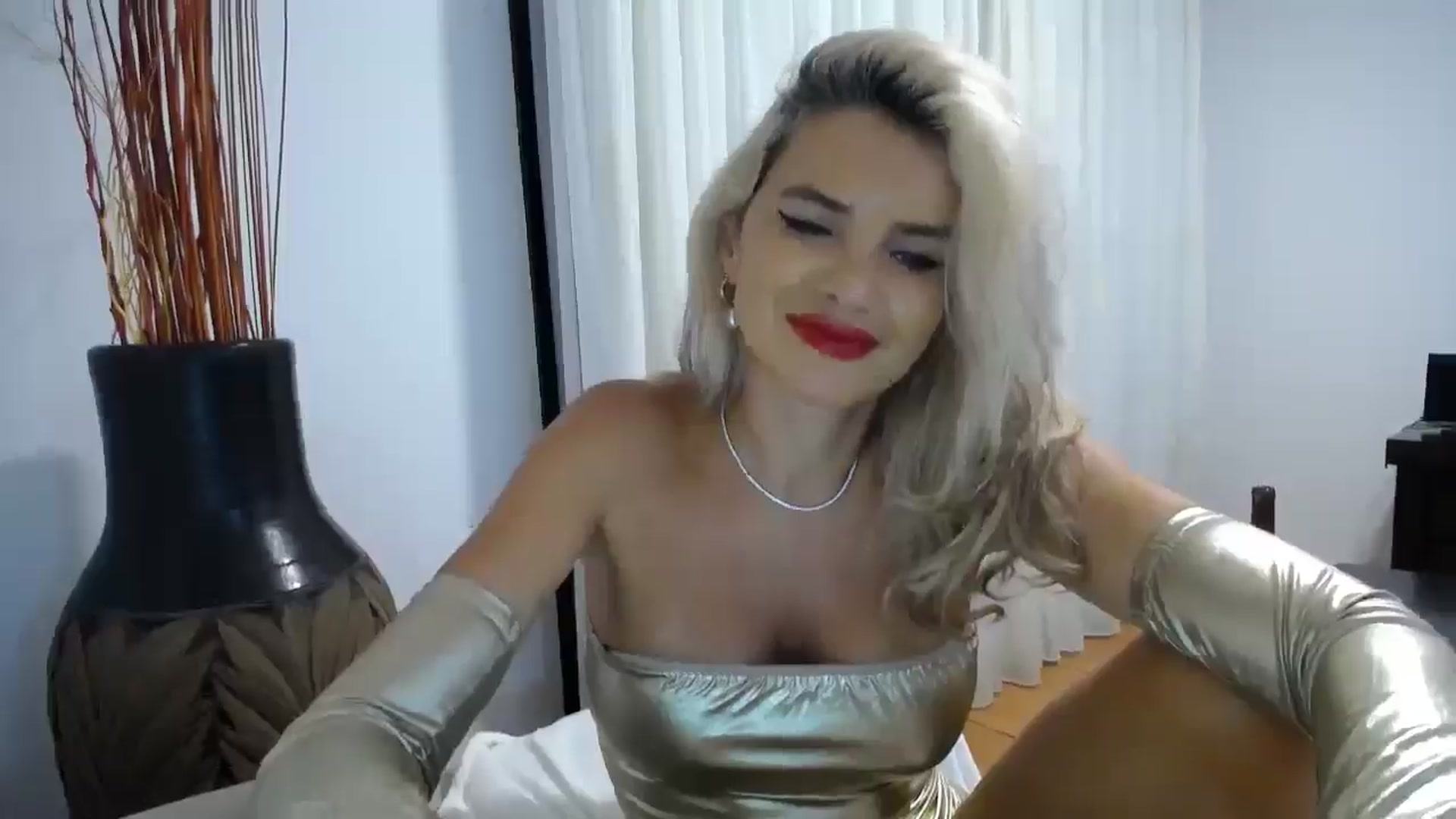 Gallery image thumbnail from Klarita_'s myfreecams stream on, 10/21/2025, 22:37 image 9 of 20