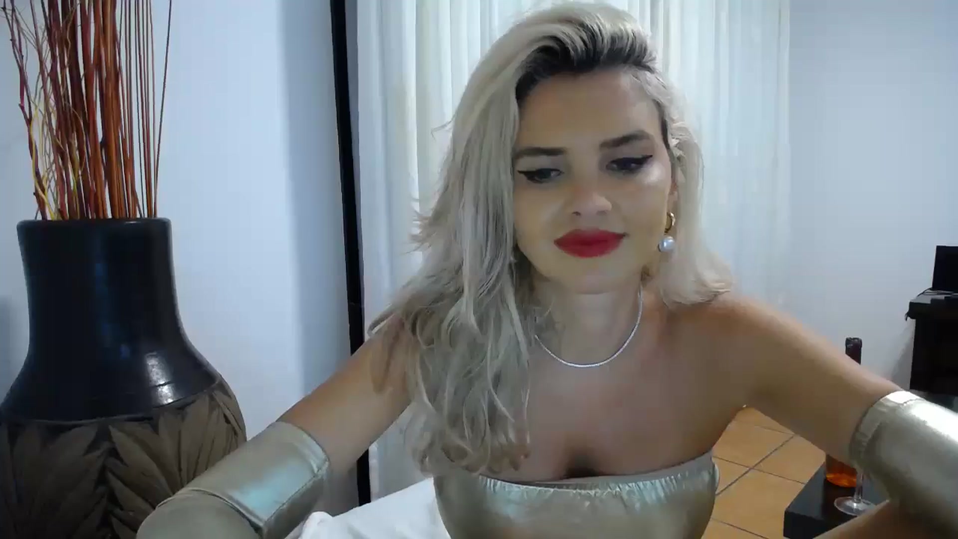 Gallery image thumbnail from Klarita_'s myfreecams stream on, 10/21/2025, 22:37 image 20 of 20