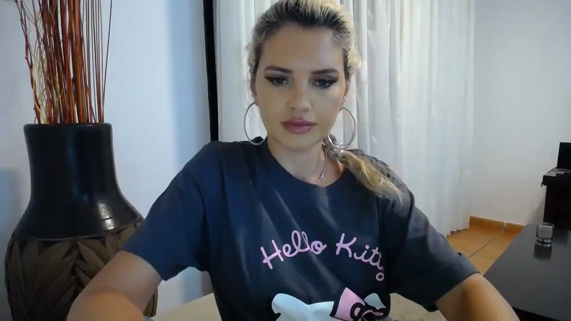 Gallery image thumbnail from Klarita_'s myfreecams stream on, 10/25/2025, 22:48 image 5 of 20