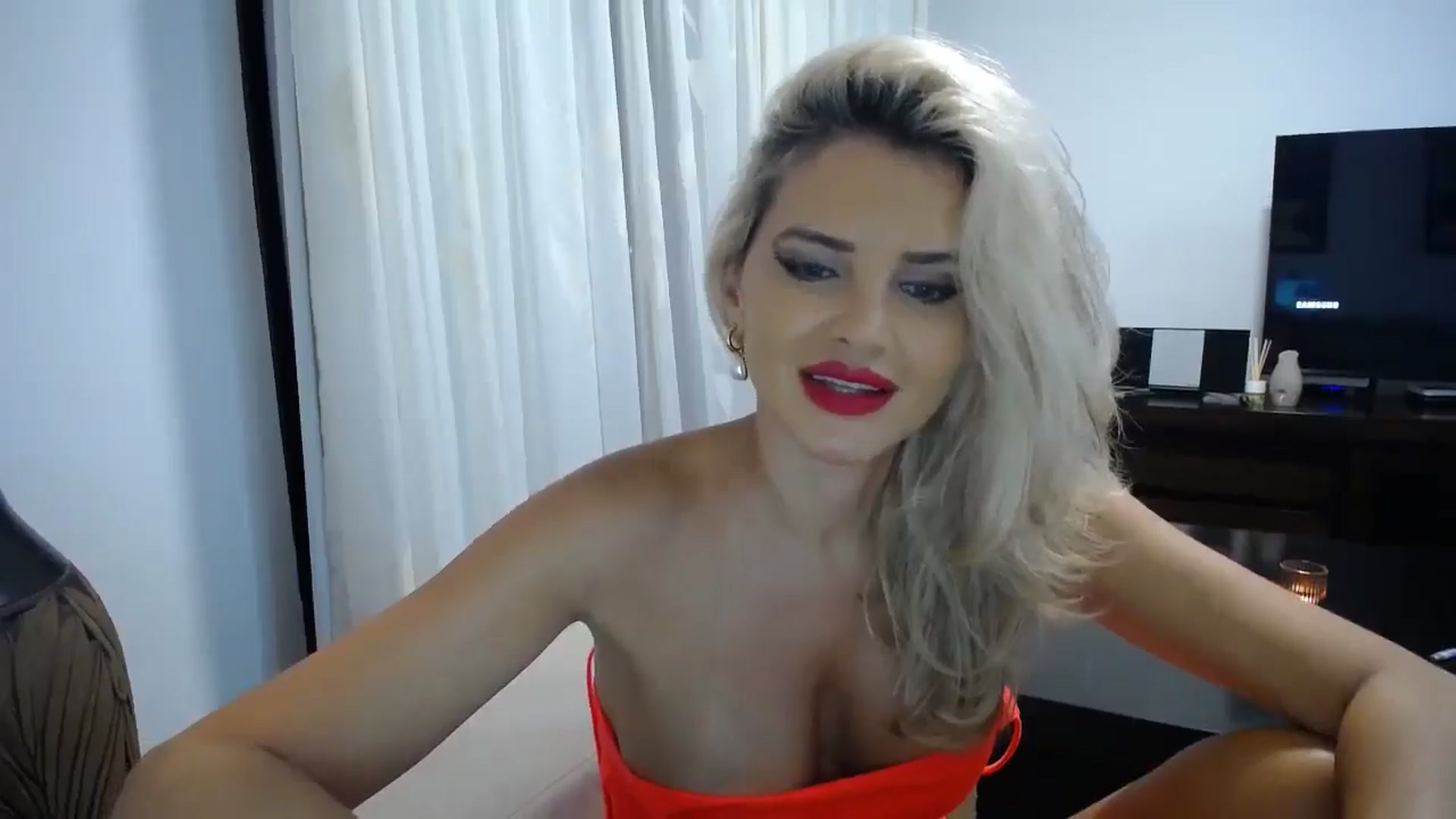 Gallery image thumbnail from Klarita_'s myfreecams stream on, 10/26/2025, 20:57 image 8 of 20