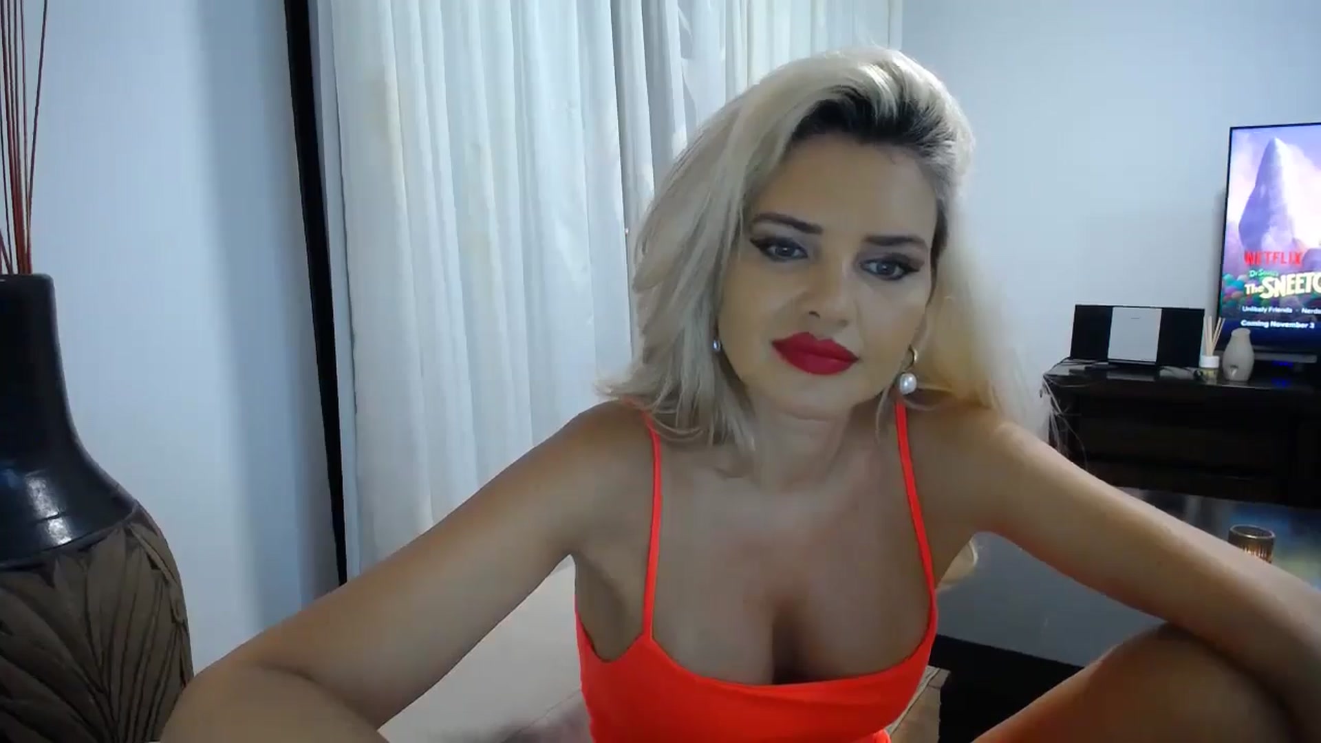 Gallery image thumbnail from Klarita_'s myfreecams stream on, 10/26/2025, 20:57 image 18 of 20