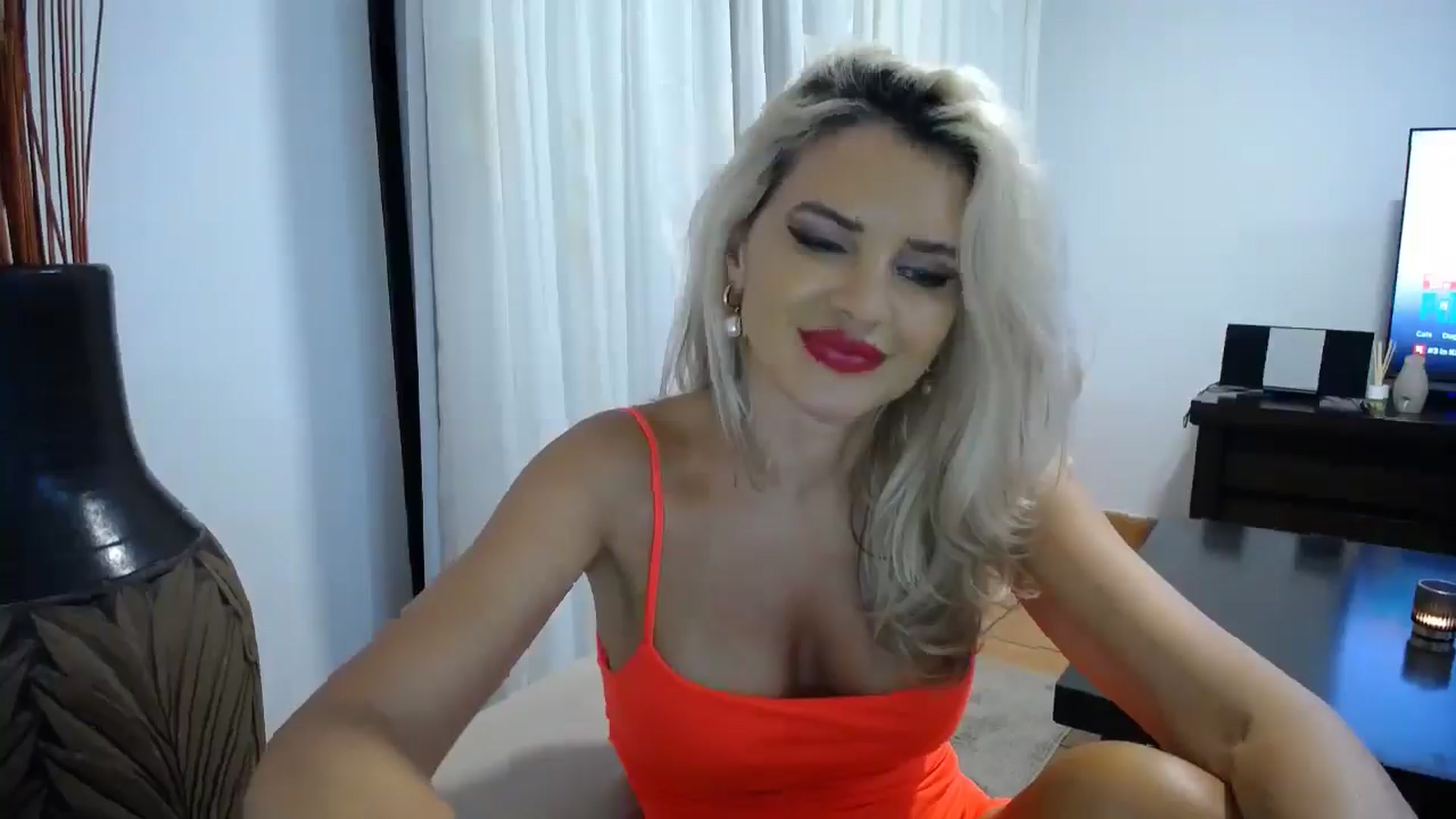 Gallery image thumbnail from Klarita_'s myfreecams stream on, 10/26/2025, 21:59 image 13 of 20