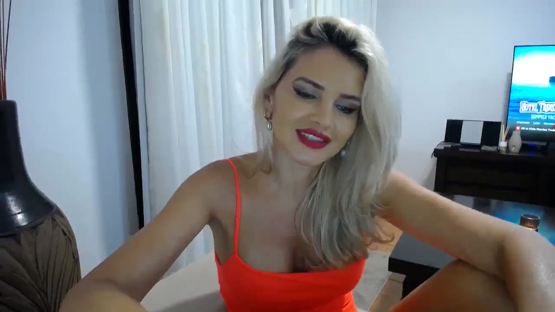 Gallery image thumbnail from Klarita_'s myfreecams stream on, 10/26/2025, 21:59 image 6 of 20