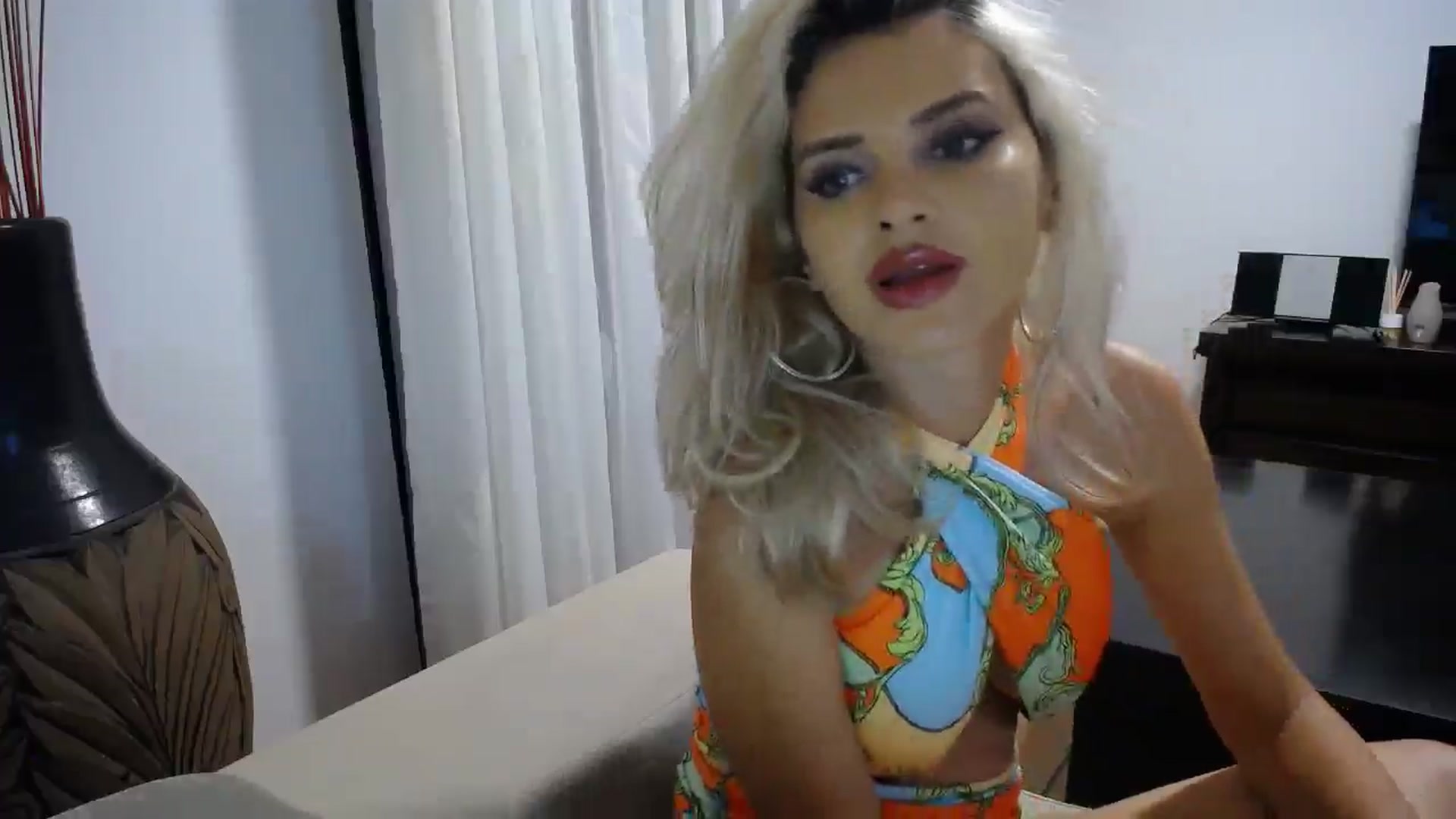 Gallery image thumbnail from Klarita_'s myfreecams stream on, 10/27/2025, 21:31 image 4 of 20