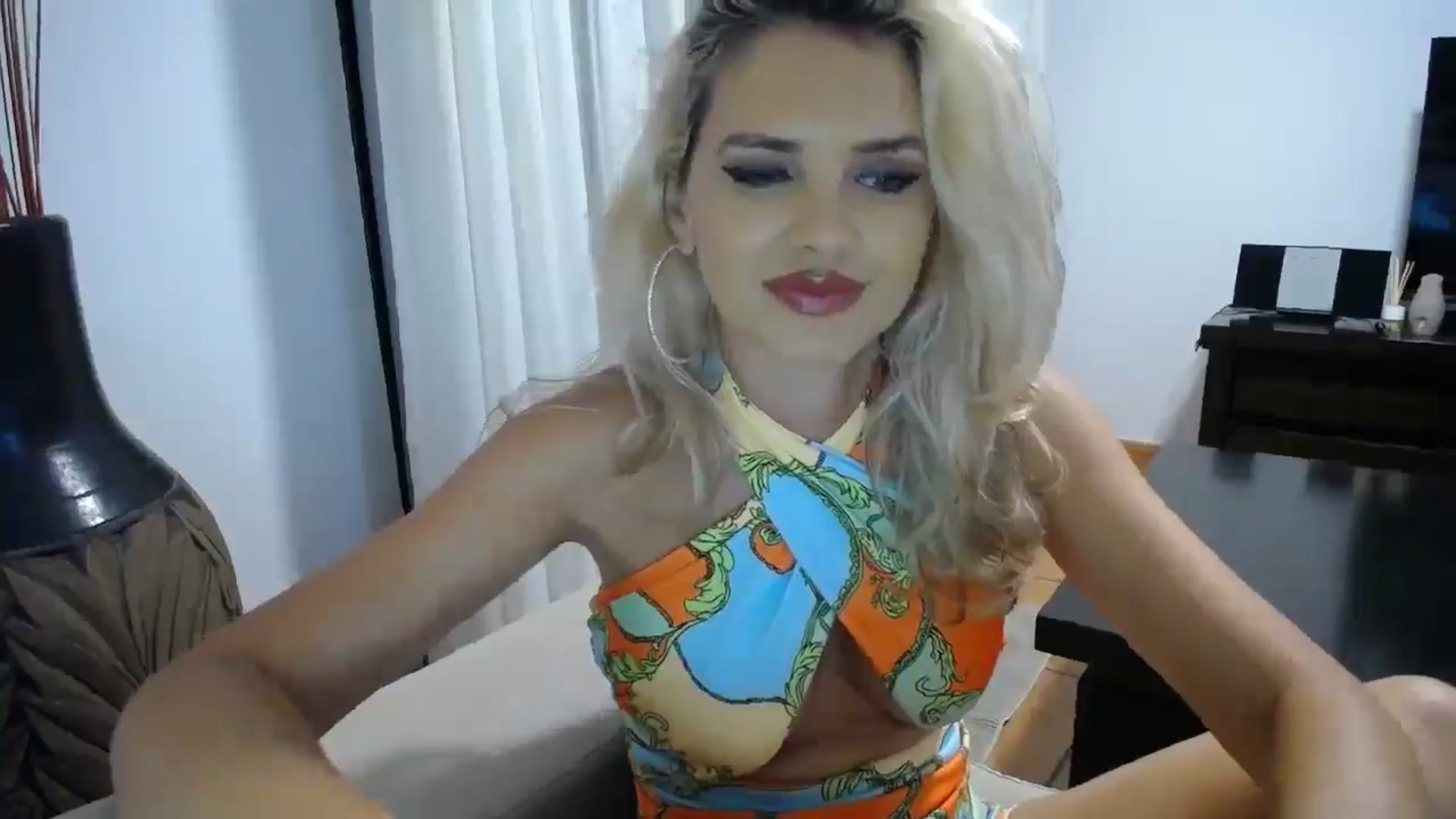Gallery image thumbnail from Klarita_'s myfreecams stream on, 10/27/2025, 21:31 image 2 of 20
