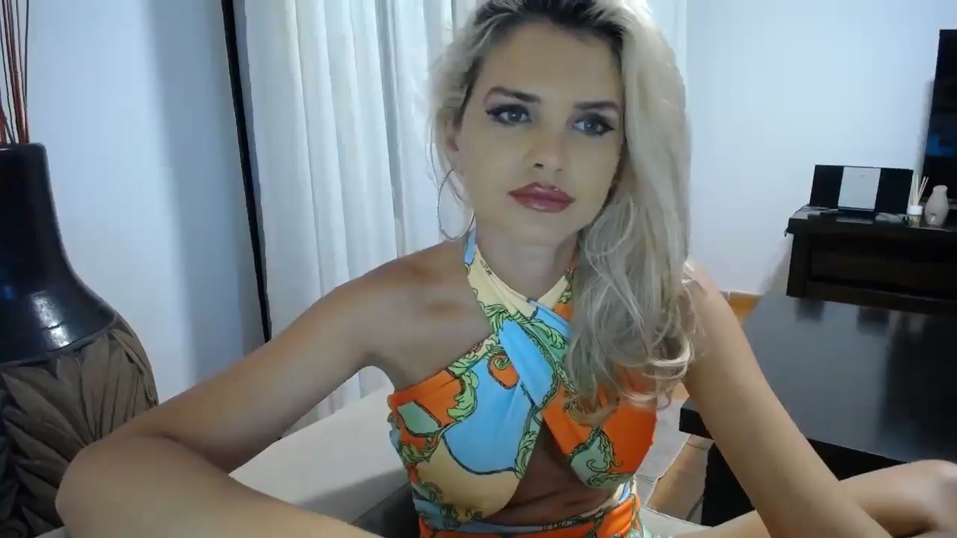 Gallery image thumbnail from Klarita_'s myfreecams stream on, 10/27/2025, 21:31 image 5 of 20