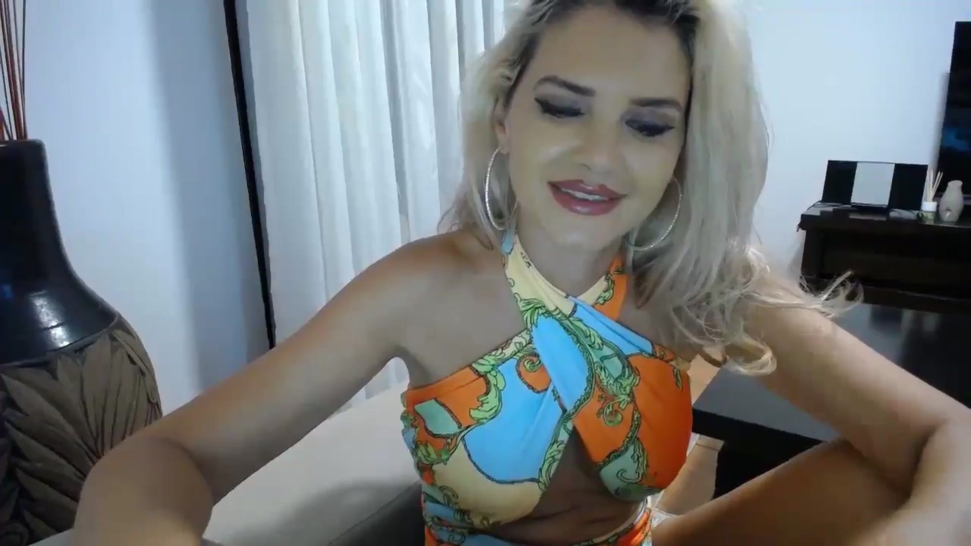 Gallery image thumbnail from Klarita_'s myfreecams stream on, 10/27/2025, 21:31 image 10 of 20