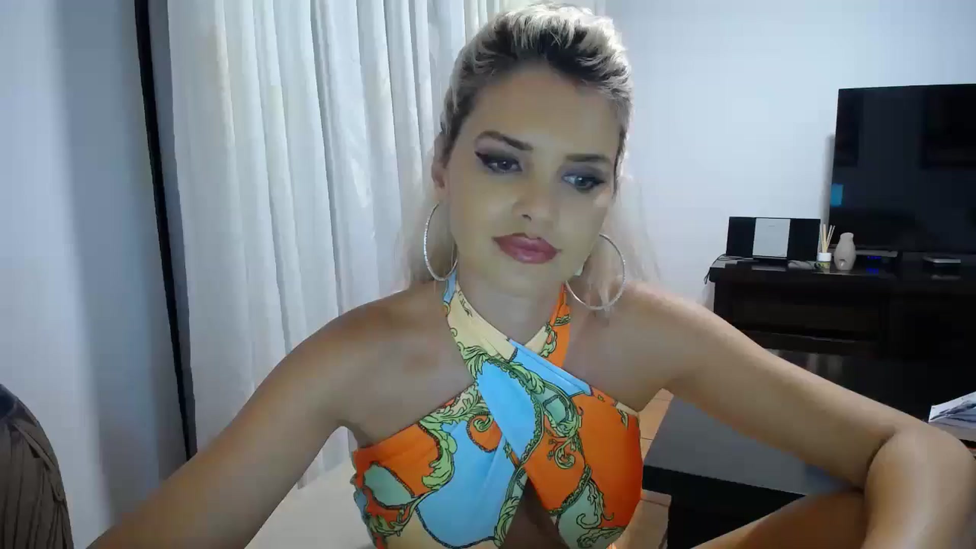 Gallery image thumbnail from Klarita_'s myfreecams stream on, 10/27/2025, 23:36 image 4 of 20