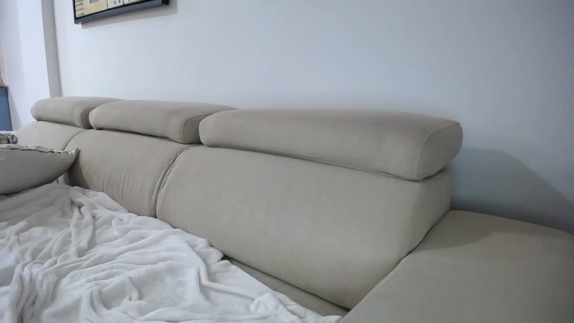 Gallery image thumbnail from Klarita_'s myfreecams stream on, 10/30/2025, 24:44 image 10 of 20