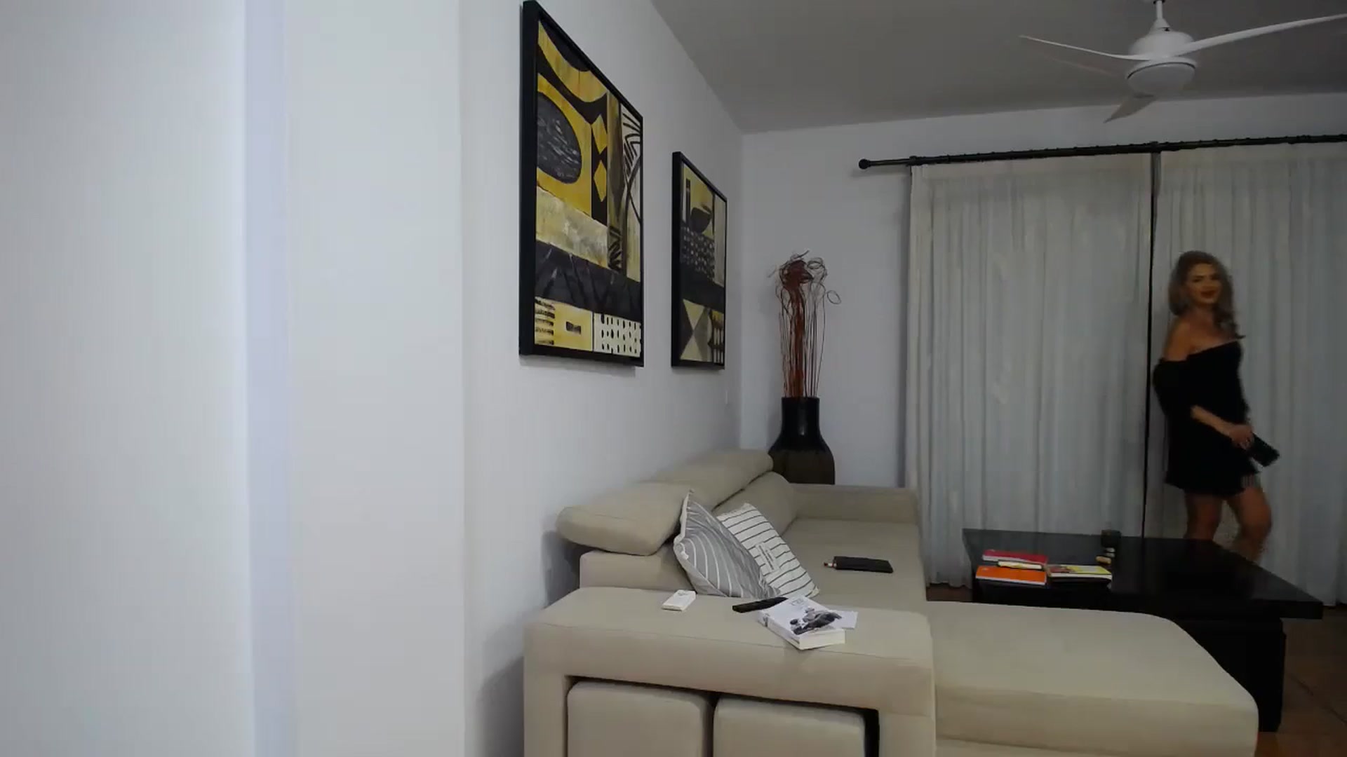 Gallery image thumbnail from Klarita_'s myfreecams stream on, 10/31/2025, 21:59 image 18 of 20