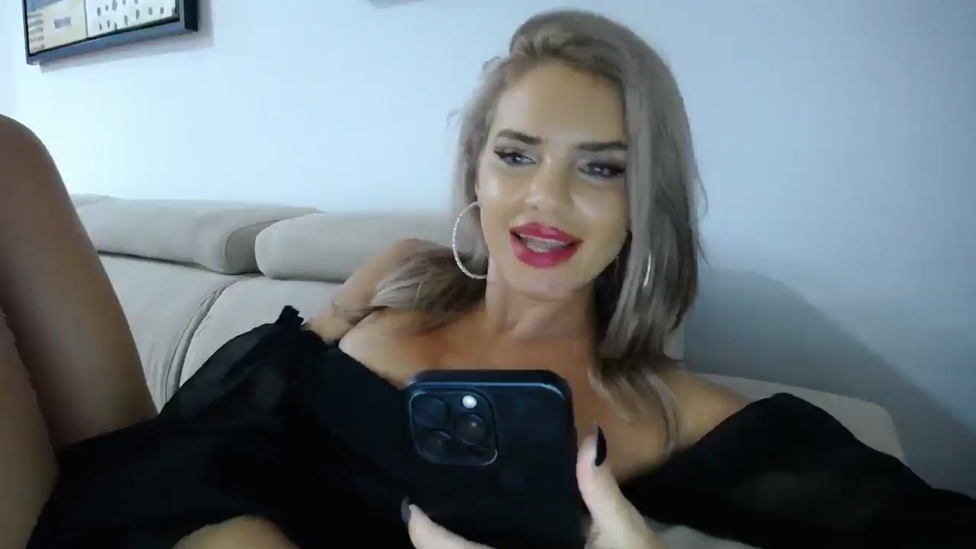 Gallery image thumbnail from Klarita_'s myfreecams stream on, 10/31/2025, 23:52 image 20 of 20