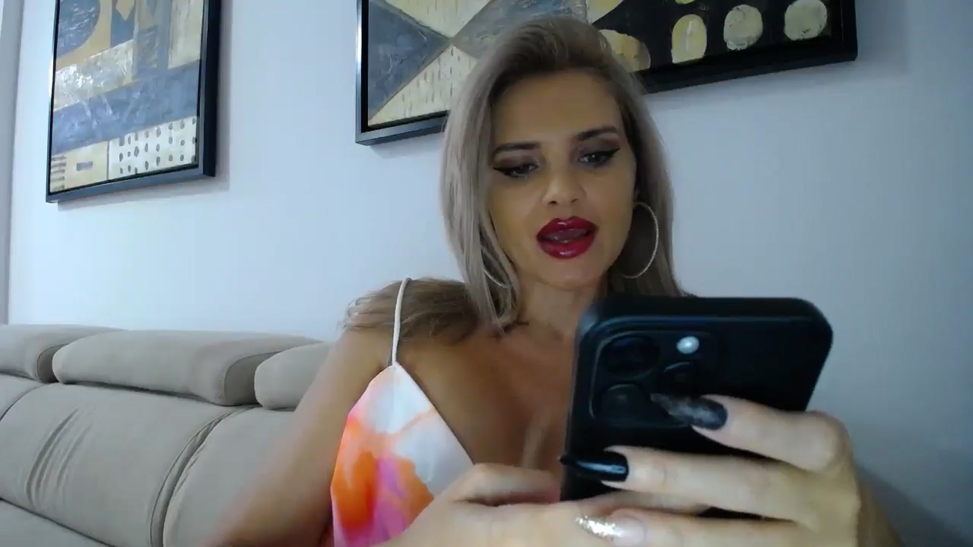 Gallery image thumbnail from Klarita_'s myfreecams stream on, 11/01/2025, 23:08 image 2 of 20