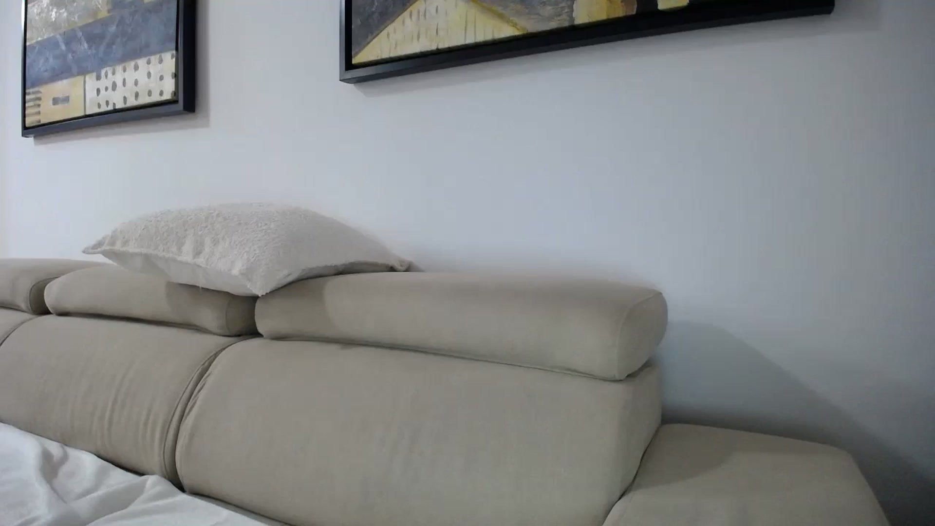 Gallery image thumbnail from Klarita_'s myfreecams stream on, 11/10/2025, 24:23 image 16 of 20
