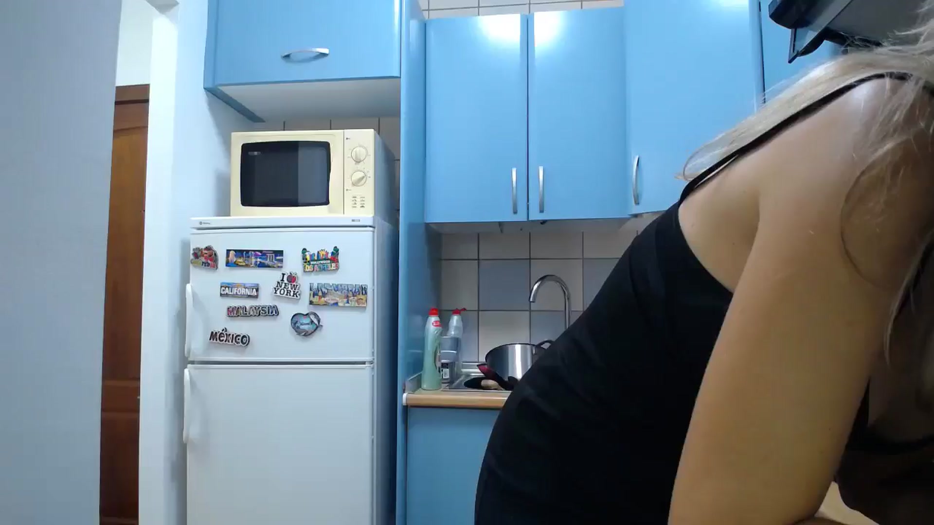 Gallery image thumbnail from Klarita_'s myfreecams stream on, 11/10/2025, 02:03 image 1 of 20