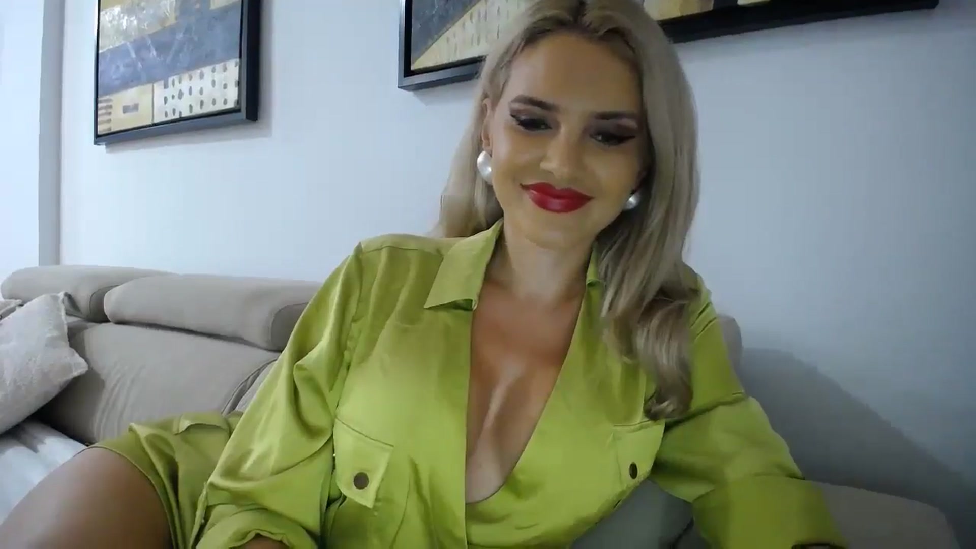 Gallery image thumbnail from Klarita_'s myfreecams stream on, 11/11/2025, 21:28 image 18 of 20