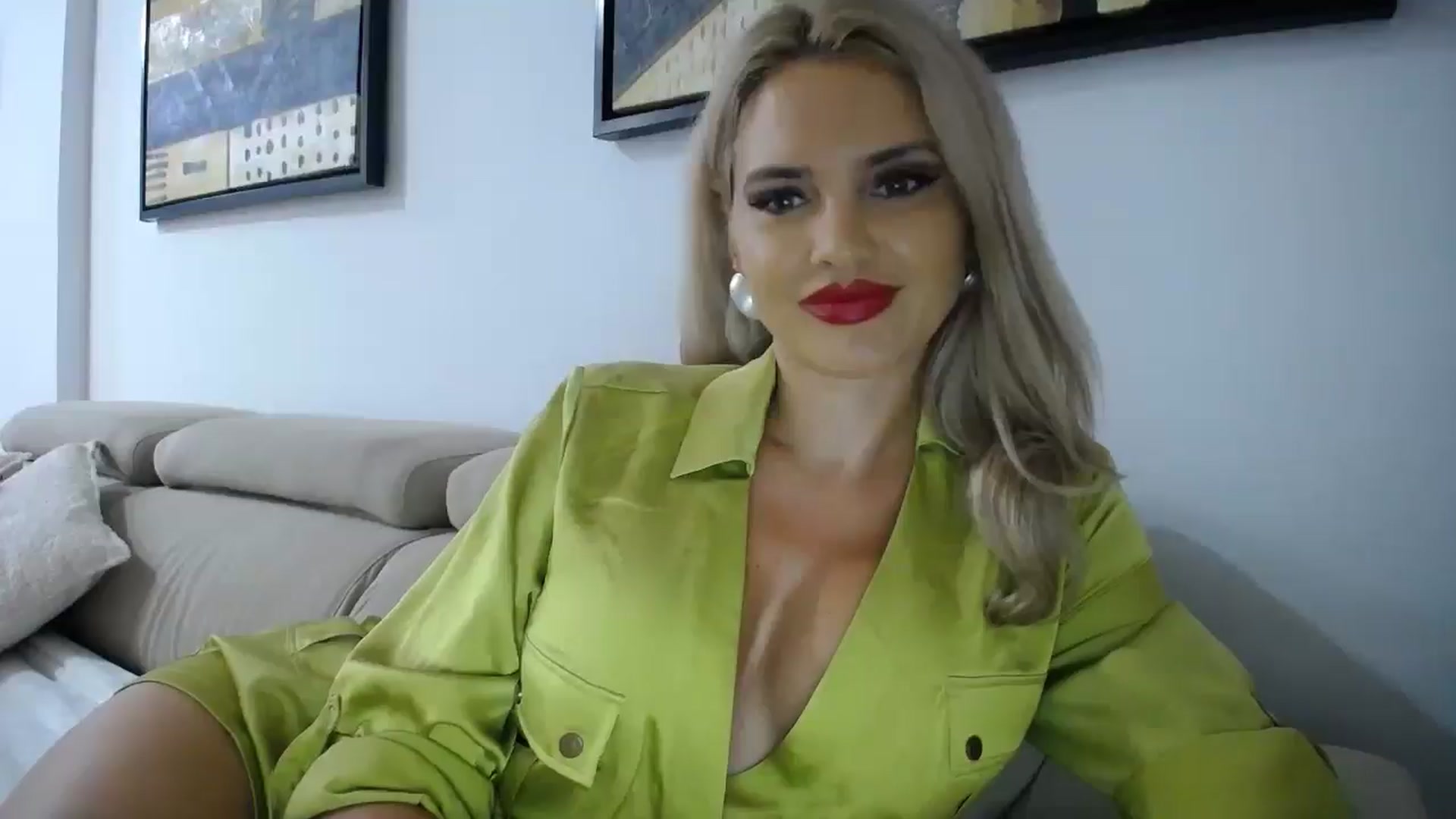 Gallery image thumbnail from Klarita_'s myfreecams stream on, 11/11/2025, 21:28 image 16 of 20