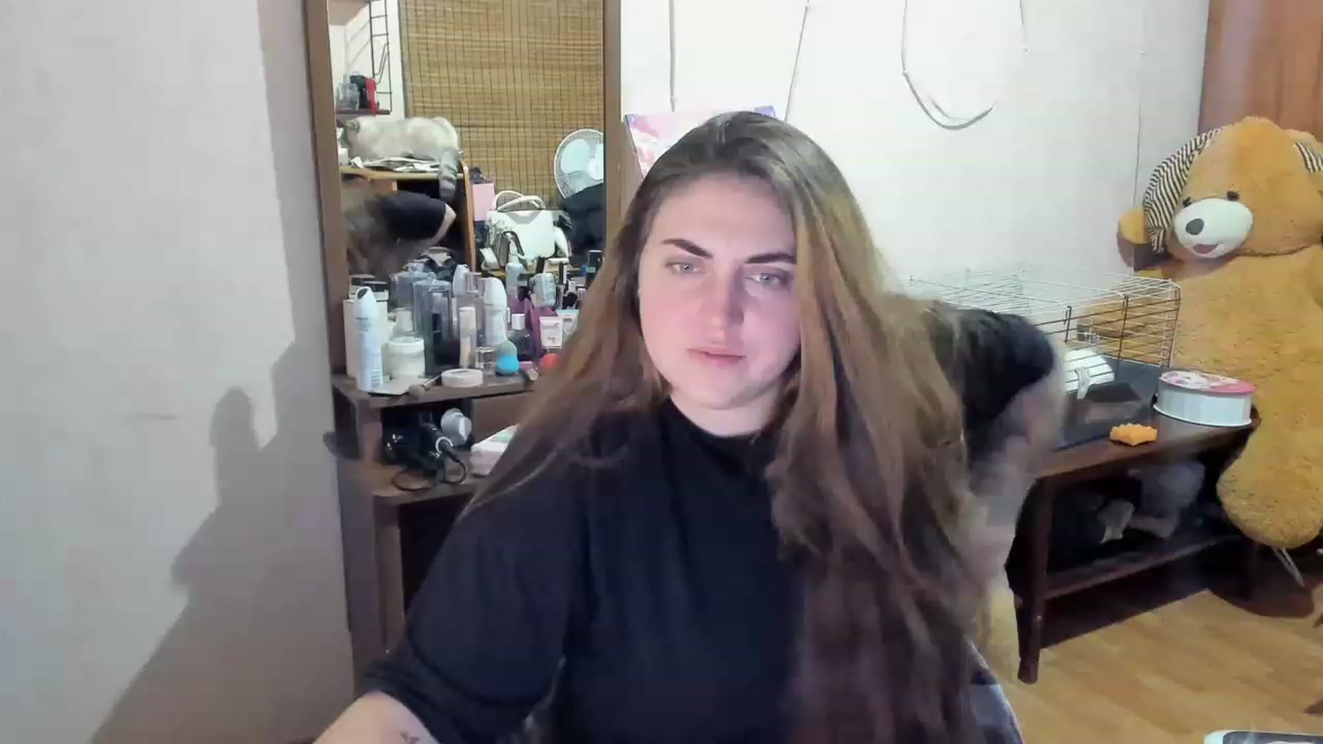 Gallery image thumbnail from Klassy_Holls's myfreecams stream on, 12/24/2022, 23:26 image 20 of 20