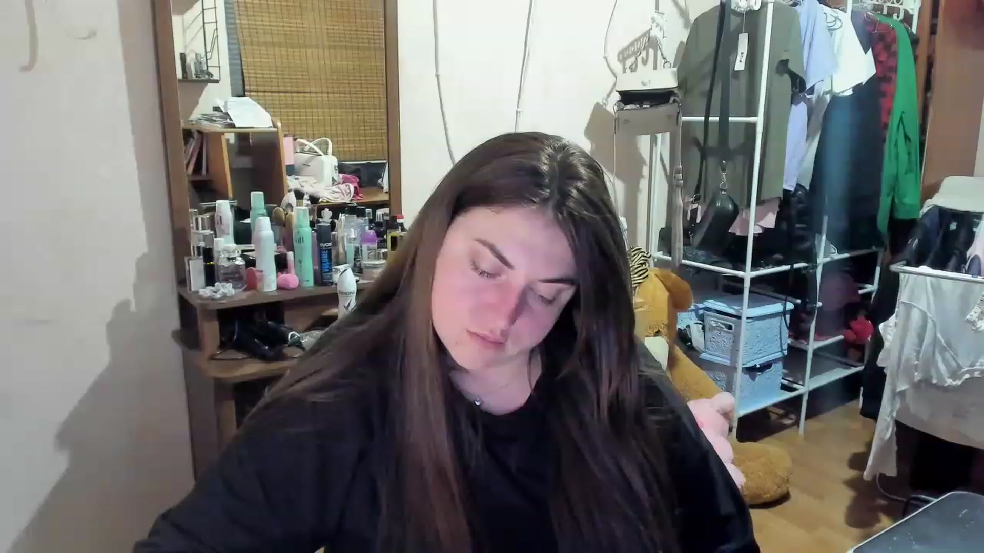 Gallery image thumbnail from Klassy_Holls's myfreecams stream on, 04/26/2023, 21:32 image 13 of 20