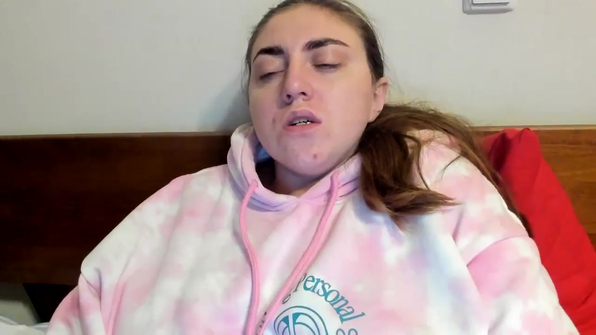 Gallery image thumbnail from Klassy_Holls's myfreecams stream on, 01/01/2024, 13:59 image 11 of 20