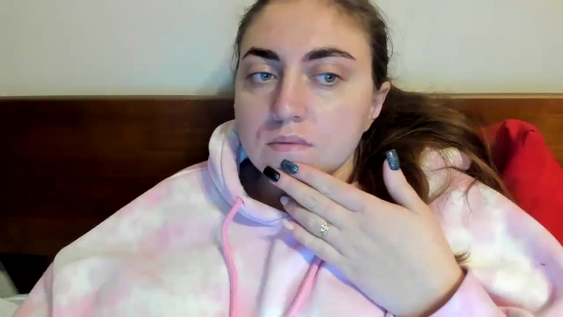 Gallery image thumbnail from Klassy_Holls's myfreecams stream on, 01/01/2024, 13:59 image 15 of 20