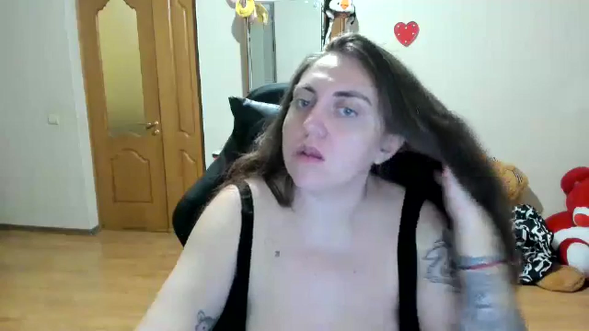 Gallery image thumbnail from Klassy_Holls's myfreecams stream on, 12/04/2025, 15:21 image 9 of 20