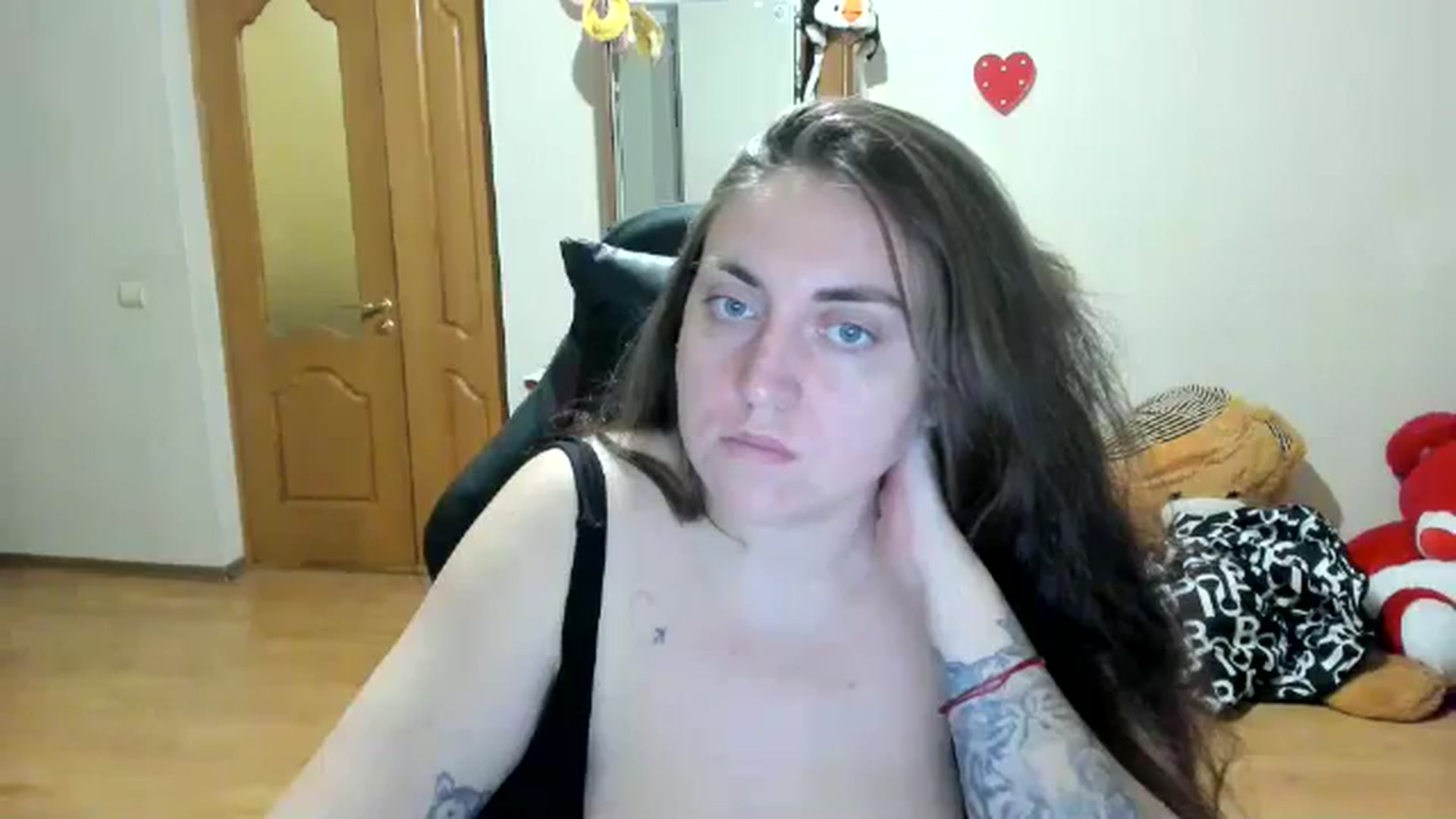 Gallery image thumbnail from Klassy_Holls's myfreecams stream on, 12/04/2025, 15:21 image 2 of 20
