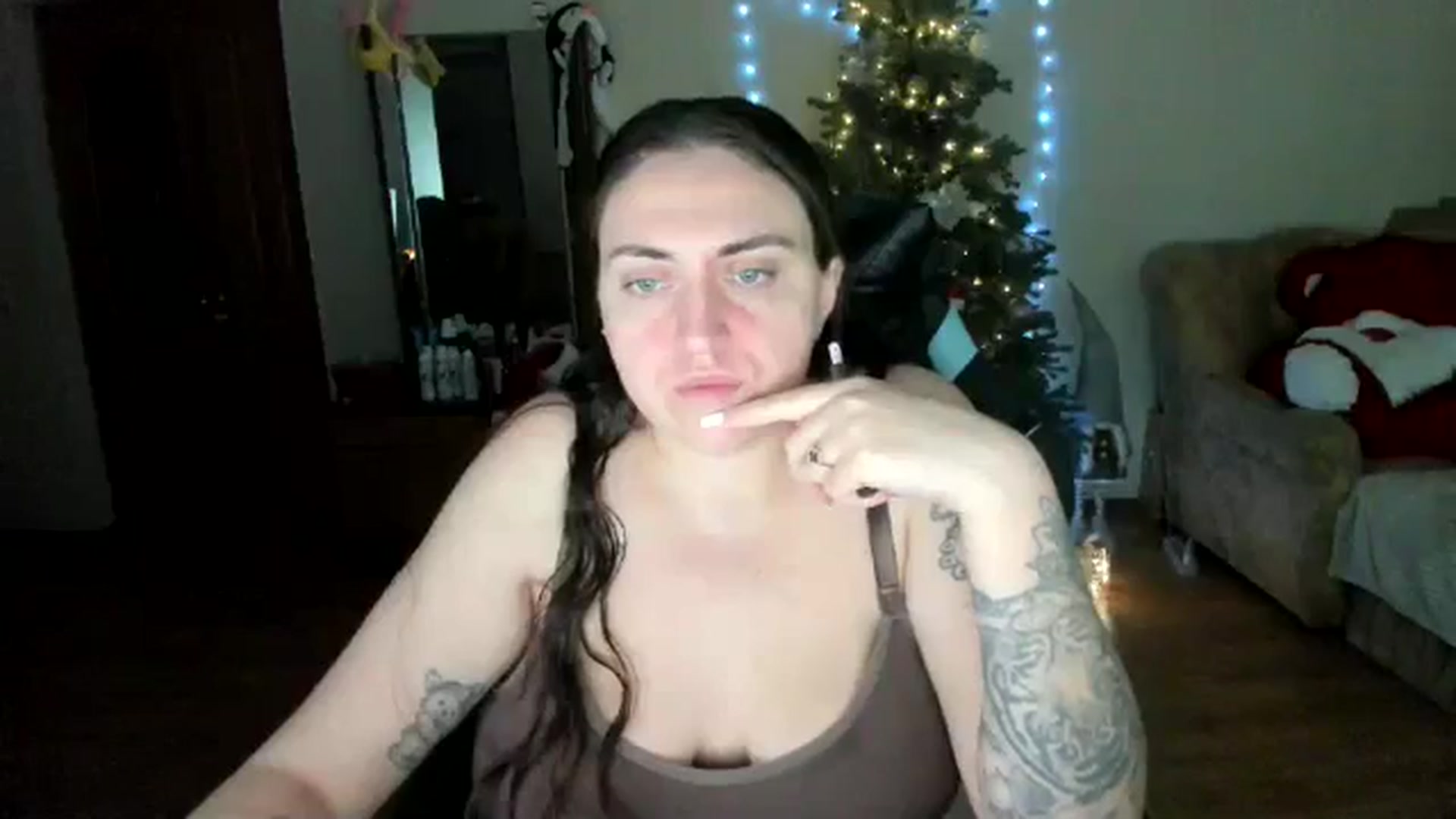 Gallery image thumbnail from Klassy_Holls's myfreecams stream on, 12/25/2025, 19:00 image 8 of 20