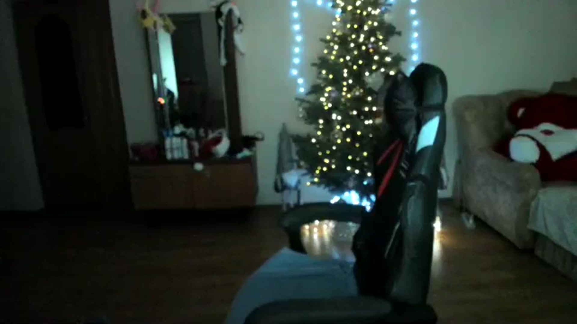 Gallery image thumbnail from Klassy_Holls's myfreecams stream on, 12/25/2025, 19:00 image 4 of 20