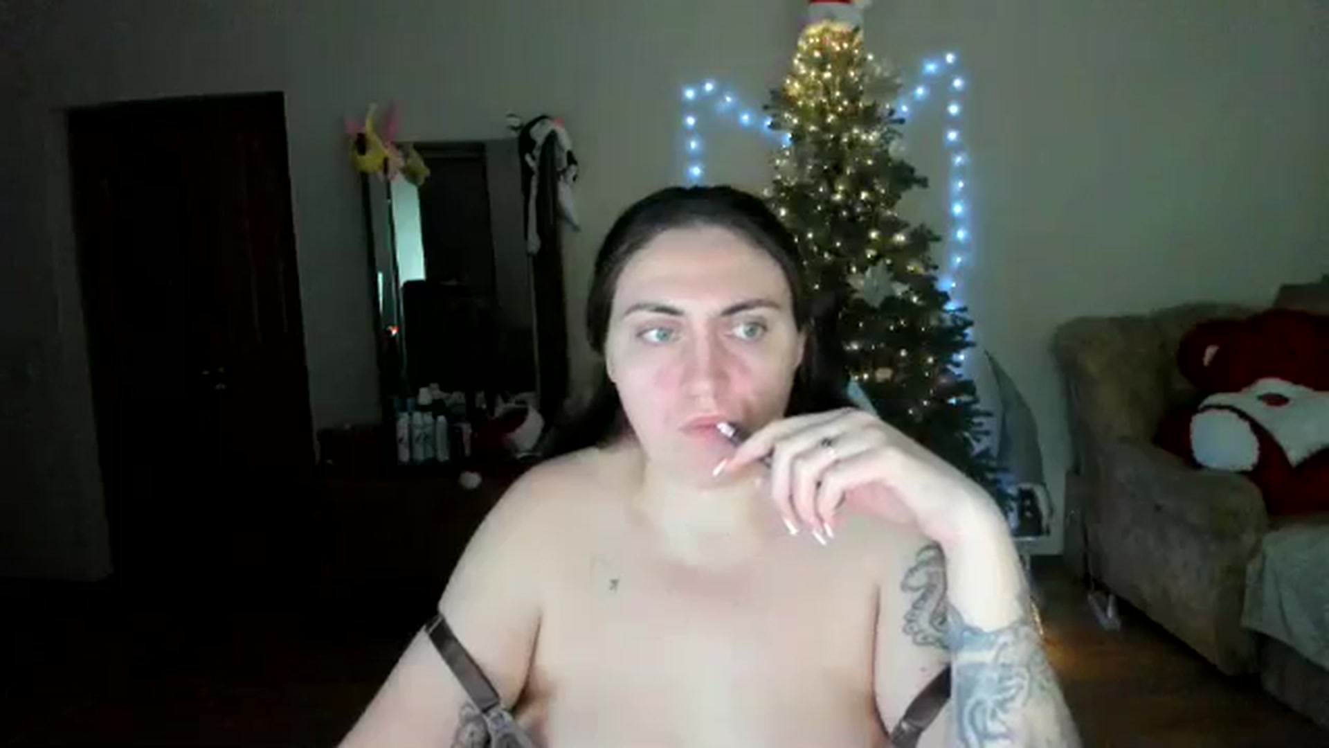 Gallery image thumbnail from Klassy_Holls's myfreecams stream on, 12/25/2025, 20:27 image 3 of 20