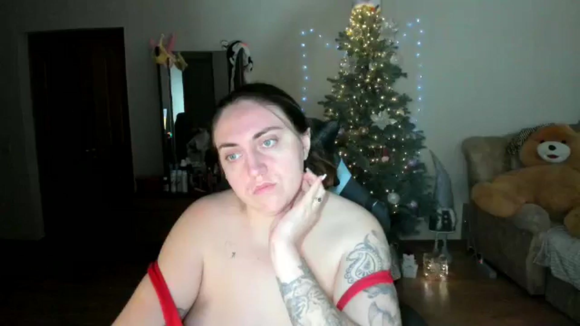 Gallery image thumbnail from Klassy_Holls's myfreecams stream on, 12/29/2025, 16:22 image 12 of 20