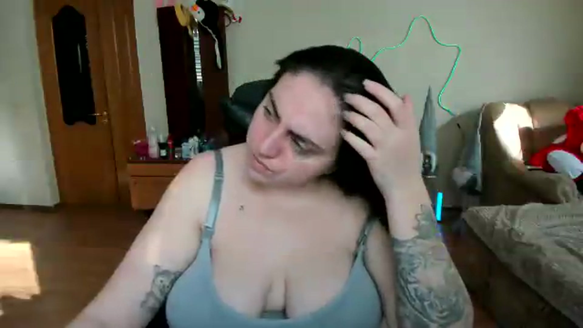 Gallery image thumbnail from Klassy_Holls's myfreecams stream on, 03/09/2026, 12:33 image 6 of 20