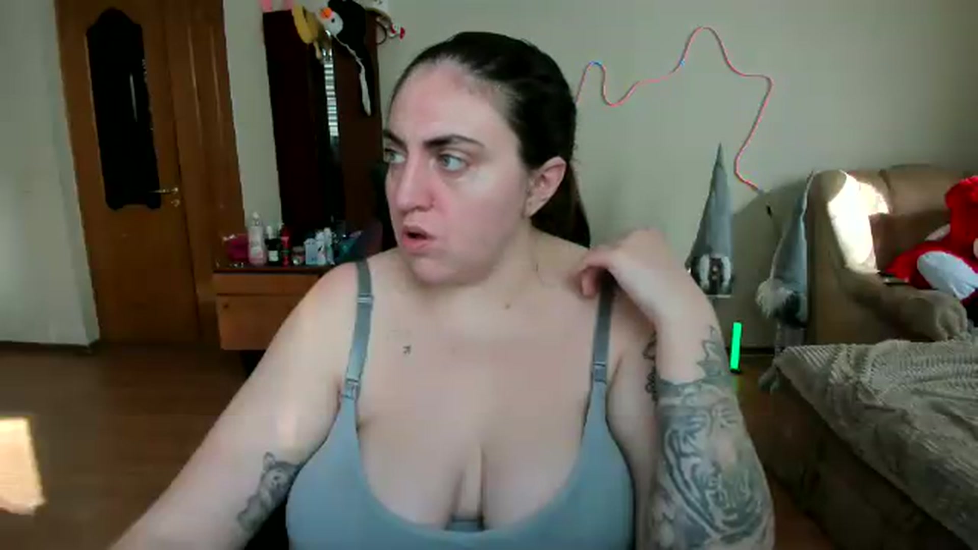 Gallery image thumbnail from Klassy_Holls's myfreecams stream on, 03/09/2026, 12:33 image 2 of 20